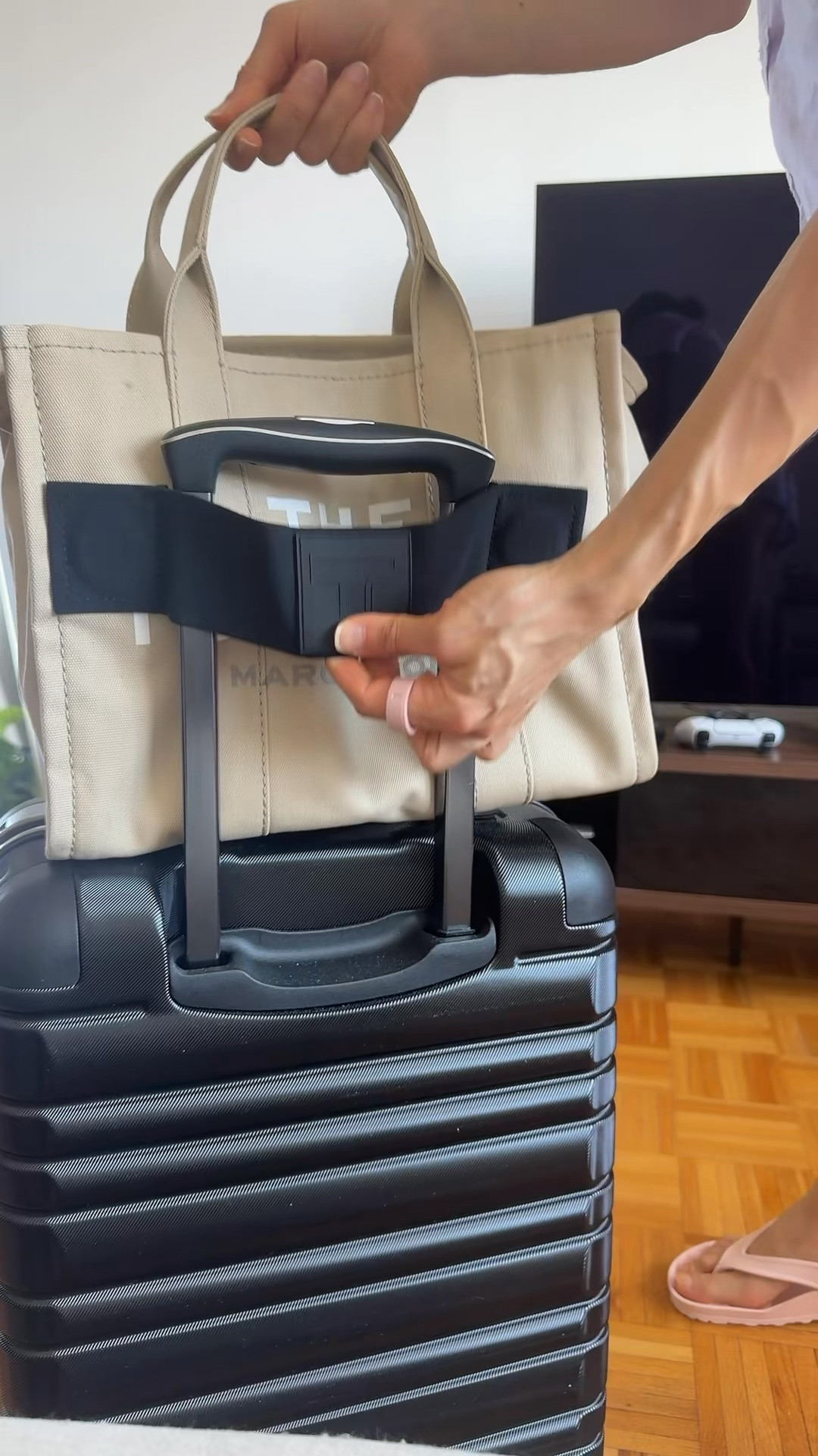 Easy on the go travel tote straps

#LTKTravel #LTKmomlife #LTKMens