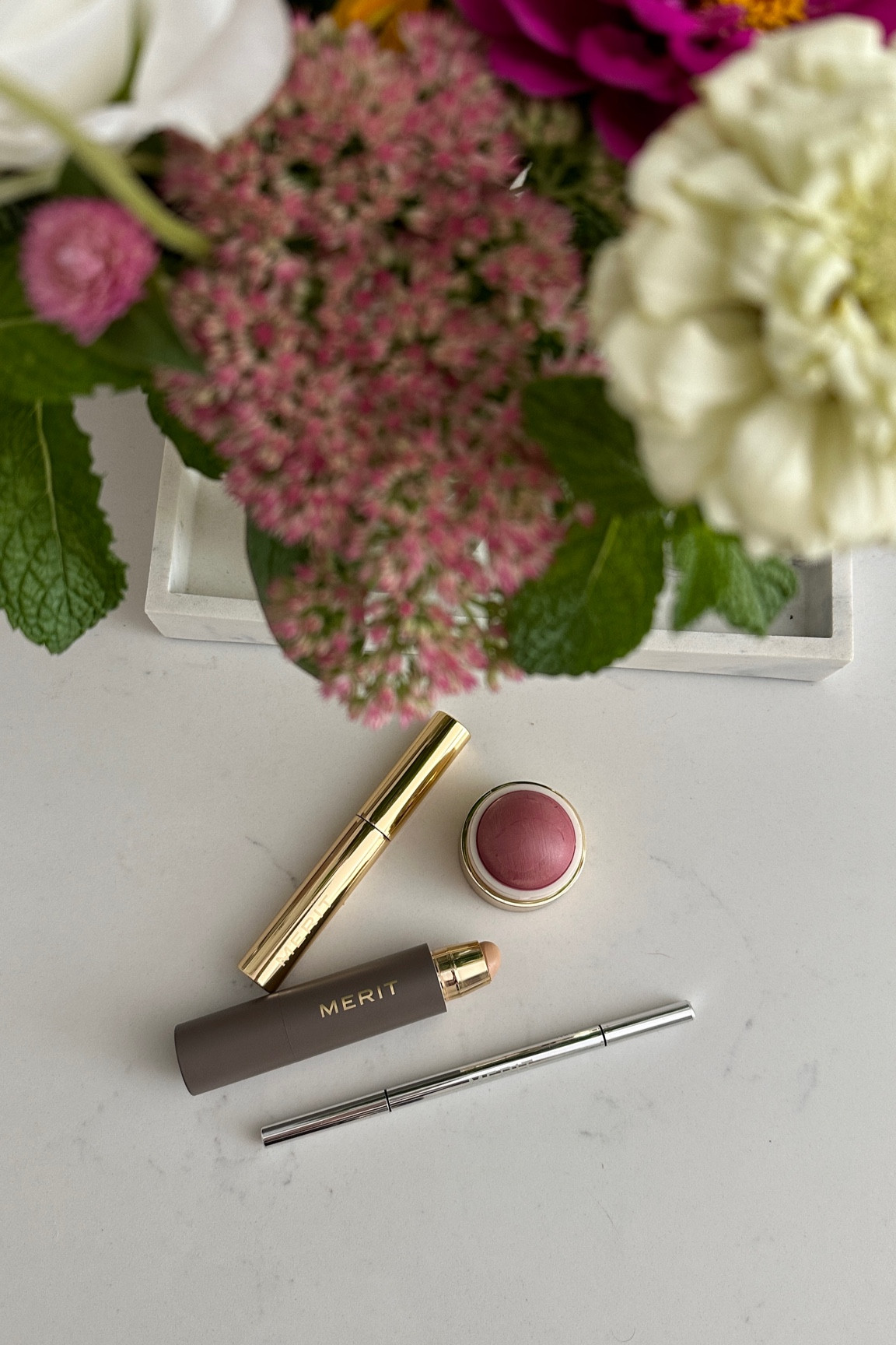 Minimalist beauty routine from Merit.

Minimalist - Palomino
Flush Balm - Cheeky
Brows - Brown/Black

Minimalist beauty, minimalist skincare, minimalist makeup, minimalism, simple beauty, simple makeup, simple mom makeup, Merit Beautyy


#LTKSeasonal #LTKBeauty #LTKStyleTip