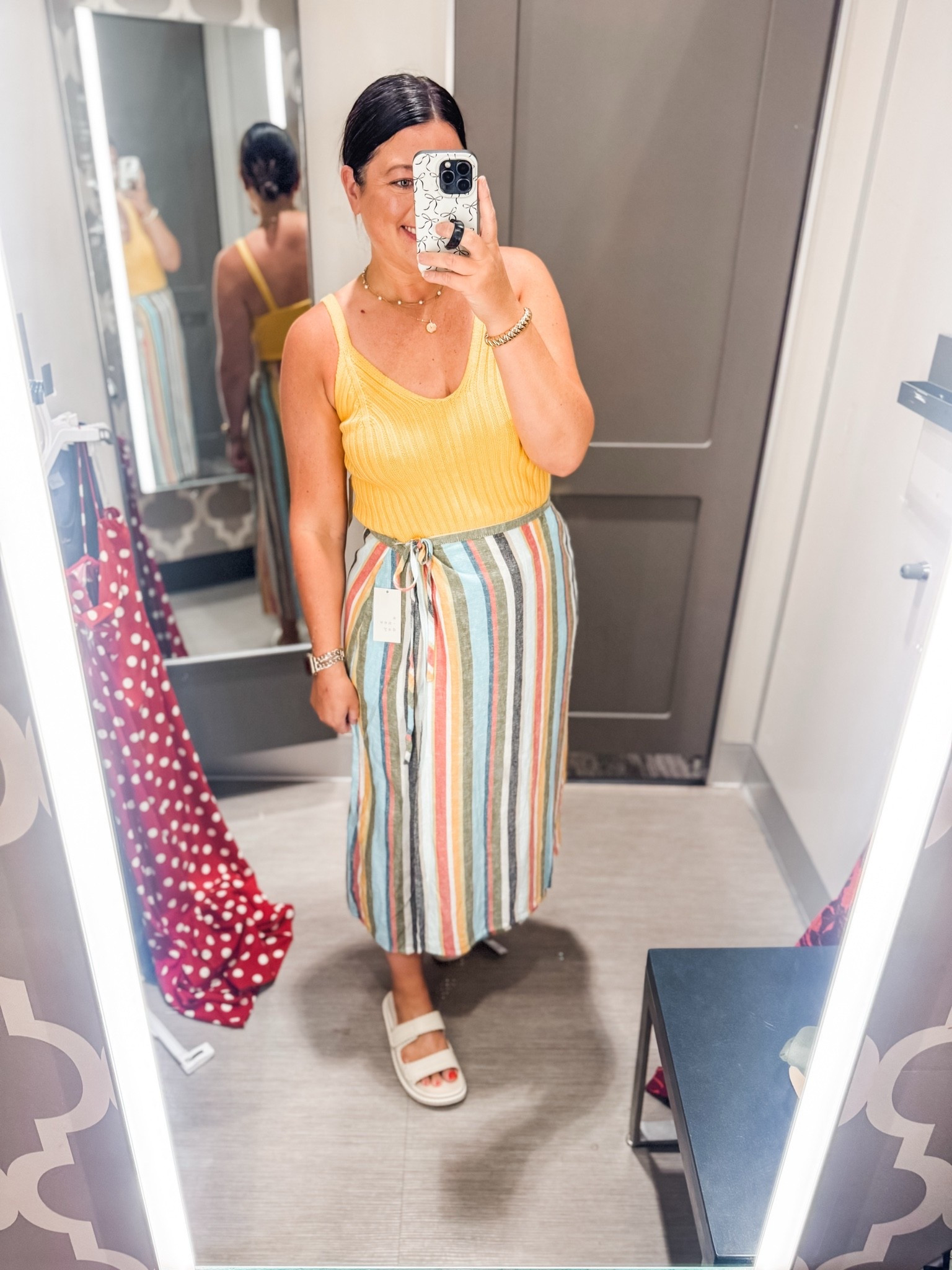 Accidentally grabbed the wrong size to try on so this picture doesn’t even do this skirt justice. It’s so fun!