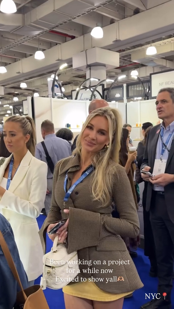 How cute is this blazer shirt 🤎

#LTKSeasonal #LTKStyleTip #LTKU