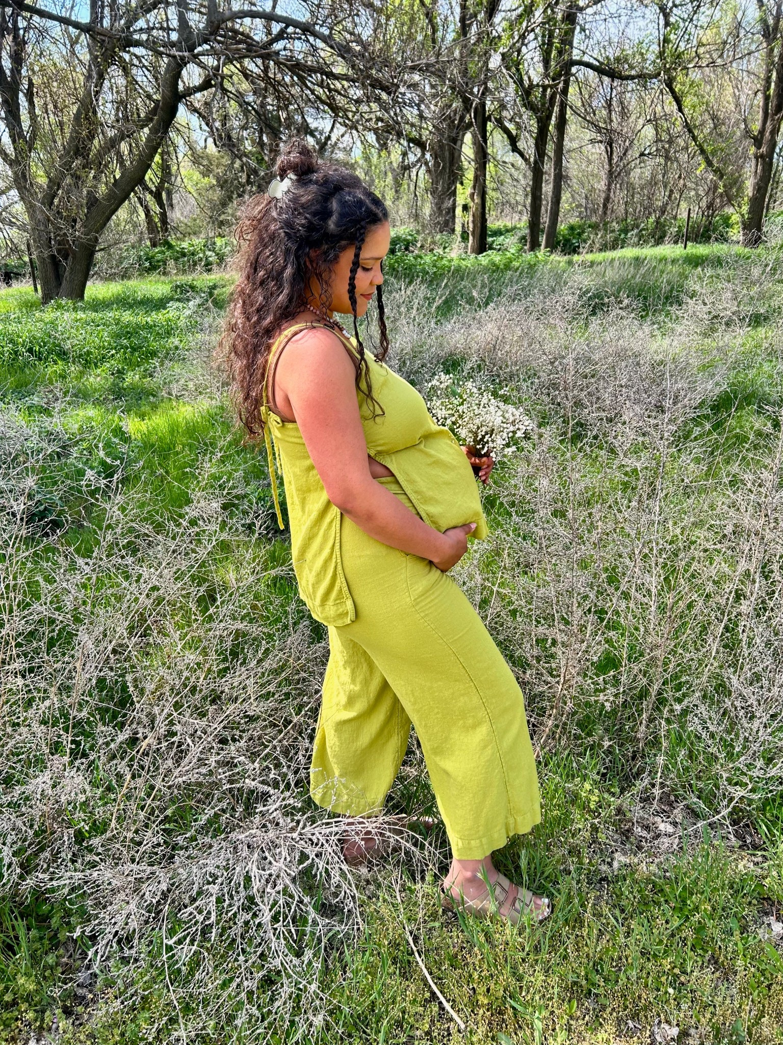 the most perfect springtime set!! 🌿🤎🌼 i’ll be wearing this on repeat for the rest of my pregnancy & will continue through postpartum! ✨ sized up to a medium — it’s not maternity but the waistband is v stretchy so it works!

#LTKBump #LTKFindsUnder100 #LTKSeasonal