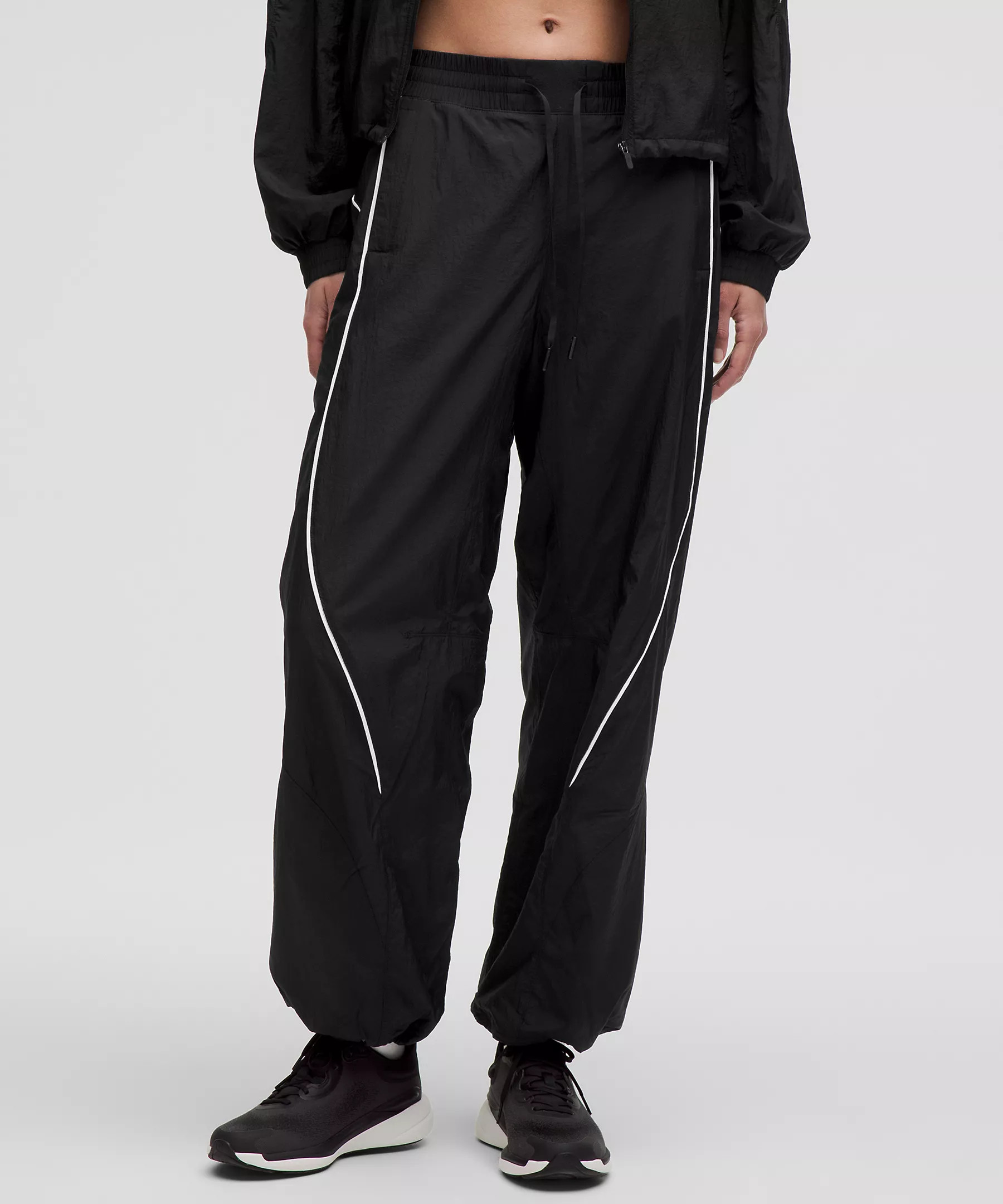 License to Train Mid-Rise Lightweight Jogger | Women's Joggers | lululemon | Lululemon (US)