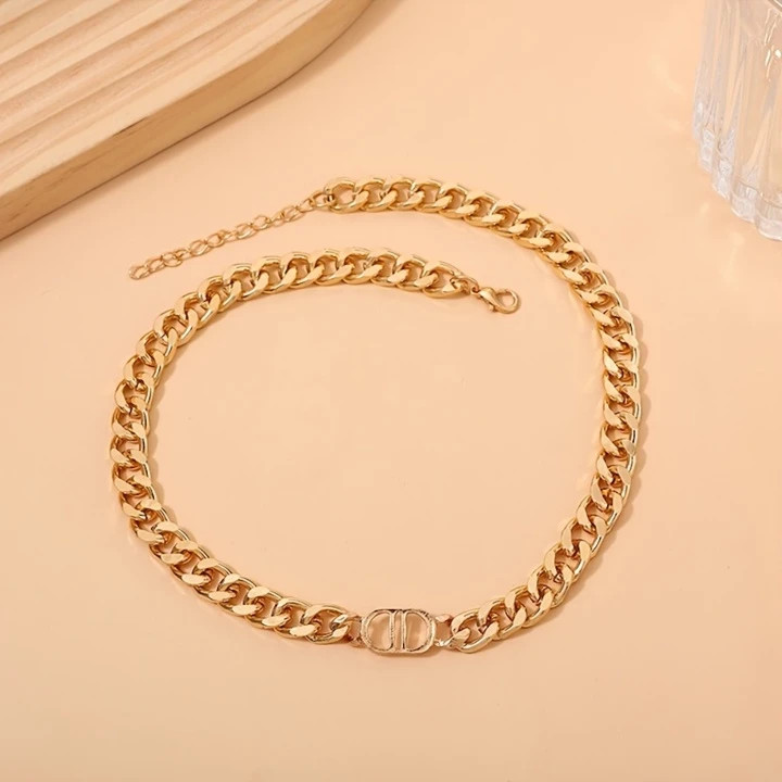 1pc eenvoudige aluminium ketting met cd-logo, accessoire voor koppels | SHEIN