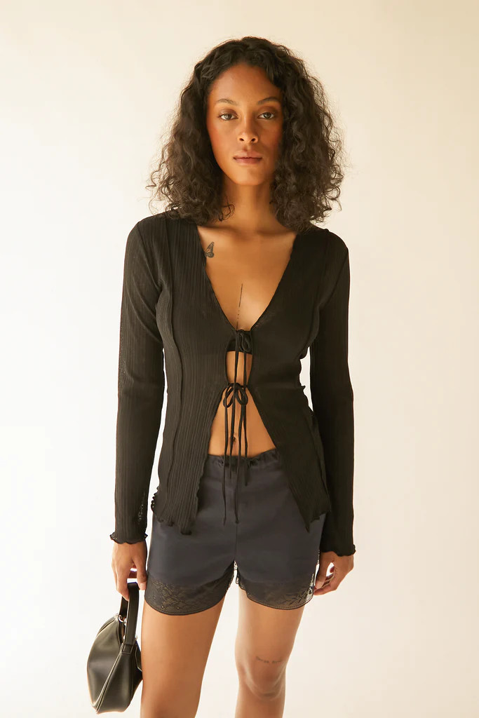 LONG SLEEVE TOP WITH FRONT TIES | OAK + FORT