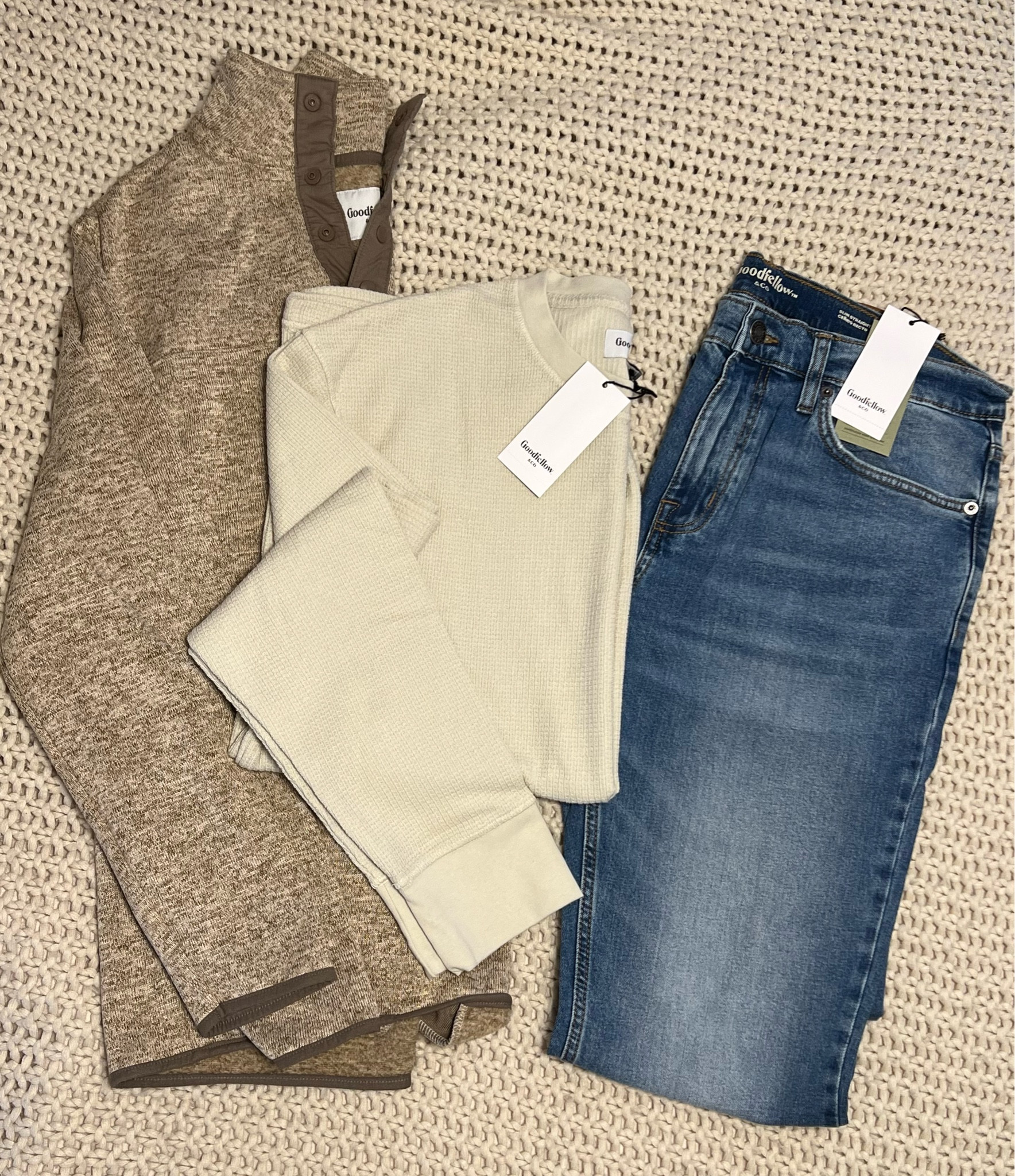Mens casual thanksgiving outfit, thanksgiving outfit for him, casual mens, mens, outfit, neutrals

#LTKHoliday #LTKmens