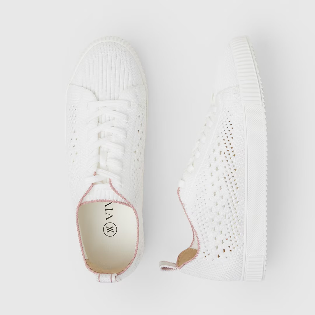 Round-Toe Perforated Sneakers | VIVAIA
