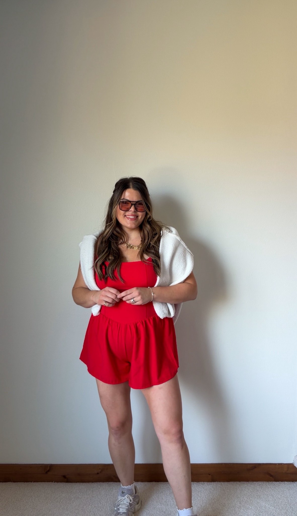 Midsize sports mom / soccer mom spring outfit or summer outfit from Amazon. Wearing size XL in the athletic drawer, the shorts have bike shorts underneath!!
