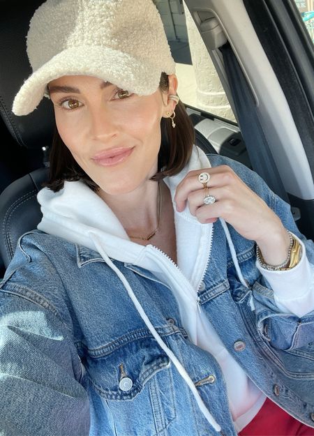 FASHION \ casual and comfy school pickup outfit👌🏻 wearing a small in the denim jacket and zip up hoodies (Amazon find!)

Mom outfit 

#LTKfindsunder50 #LTKstyletip
