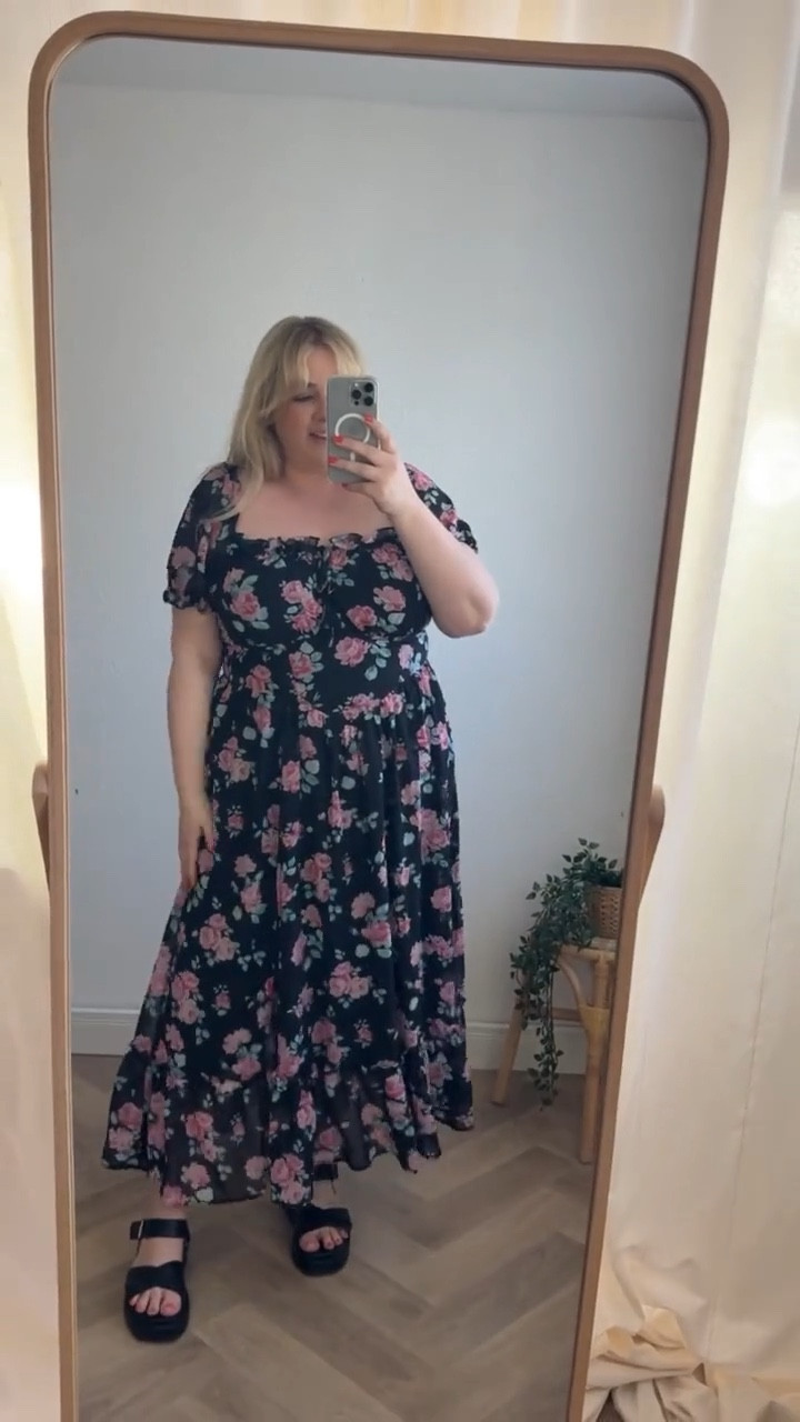 Blumenkleid 🌸💗

Trage XXL wie 48/50 👋🏻

#amazon #amazonfashion #frühlingsoutfit #kleider #plussizefashion #curvy 

#LTKplussize #LTKdeutschland #LTKkleider