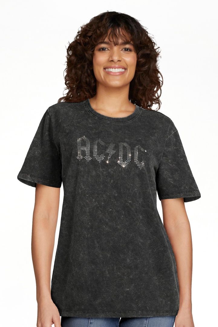 Time and Tru Women’s AC/DC Rhinestud Graphic Band Tee with Short Sleeves, Sizes XS-XXXL - Walma... | Walmart (US)