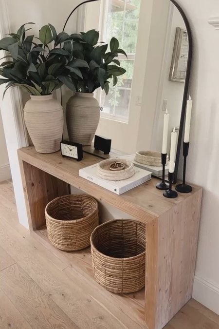 Entryway table. Entryway ideas. Modern entryway decor. Modern farmhouse entryway.
#modernfarmhousedecor #modernfarmhouseentrway #entrywaytabledecor

#LTKSpringSale #LTKSeasonal #LTKhome