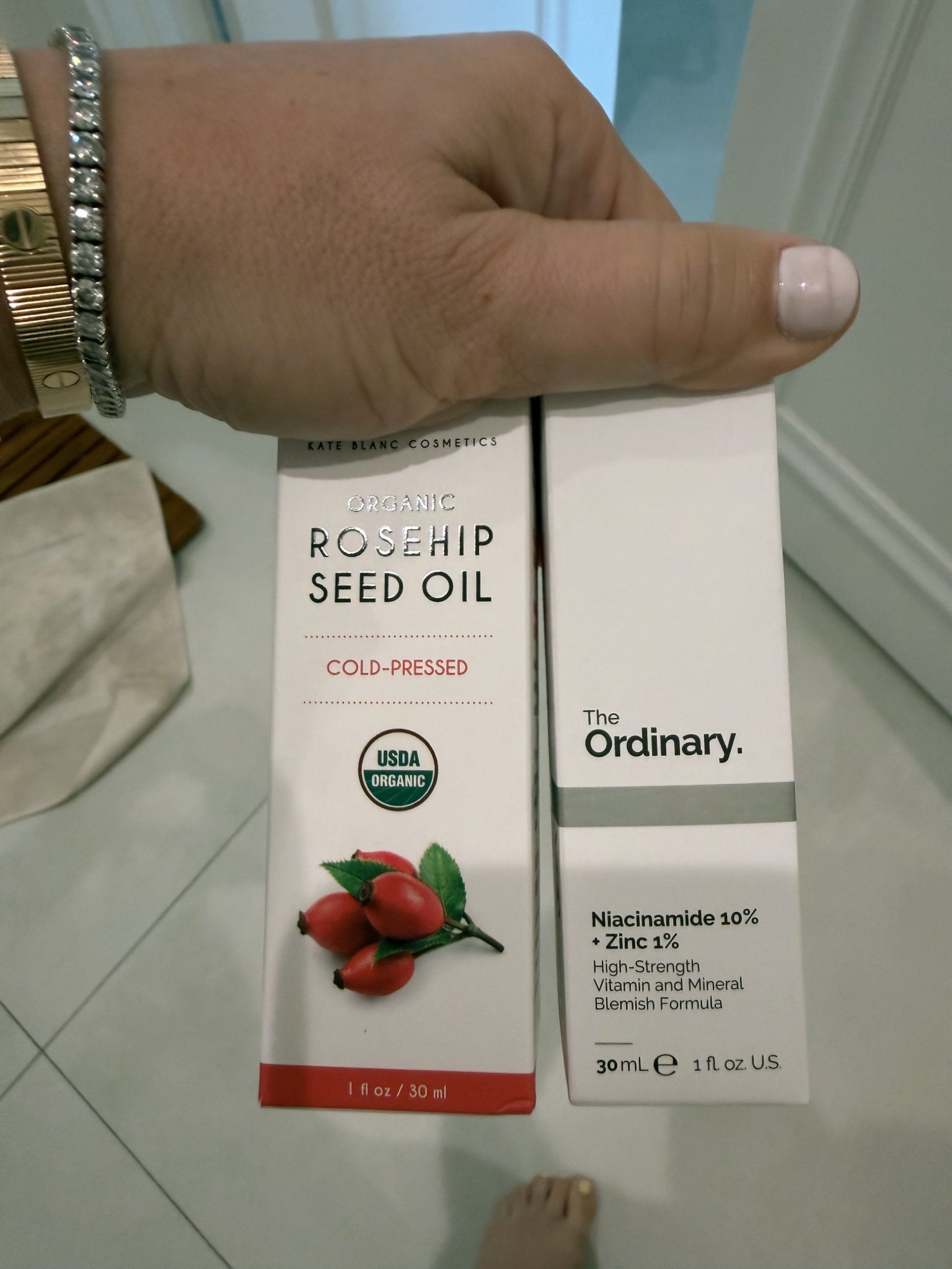 Rose hip- deeply hydrates, regenerates skin, fades scars, and reduces fine lines

 Zinc- inflammation, regulating oil production, and boosting immunity to fight acne, rosacea, and infections. Helps inflammation 

#skincare #antiaging #serum #glowup

#LTKBeauty #LTKU #LTKselfcare