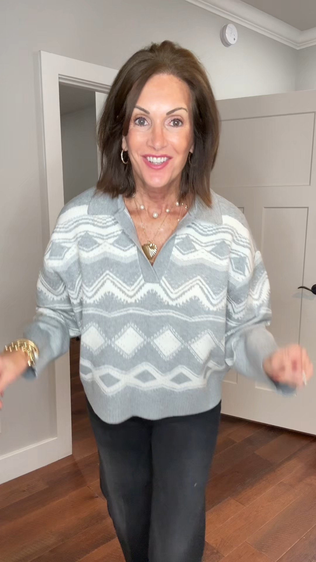 Sweater Weather!
Collared sweater - L
Rhinestone sweater - M
Sleigh sweatshirt - L

Jeans - 28 (use ANNIEK30 thru 11/23)

Casual outfit 


#LTKHoliday #LTKCyberWeek #LTKMidsize