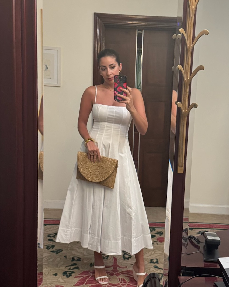 I am obsessed with this fit & flare dress!! The cut is perfection - I actually ordered it in a few other colors for everyday life!

#LTKBrazil
#Carnival2025 

 

#LTKTravel #LTKSeasonal #LTKStyleTip