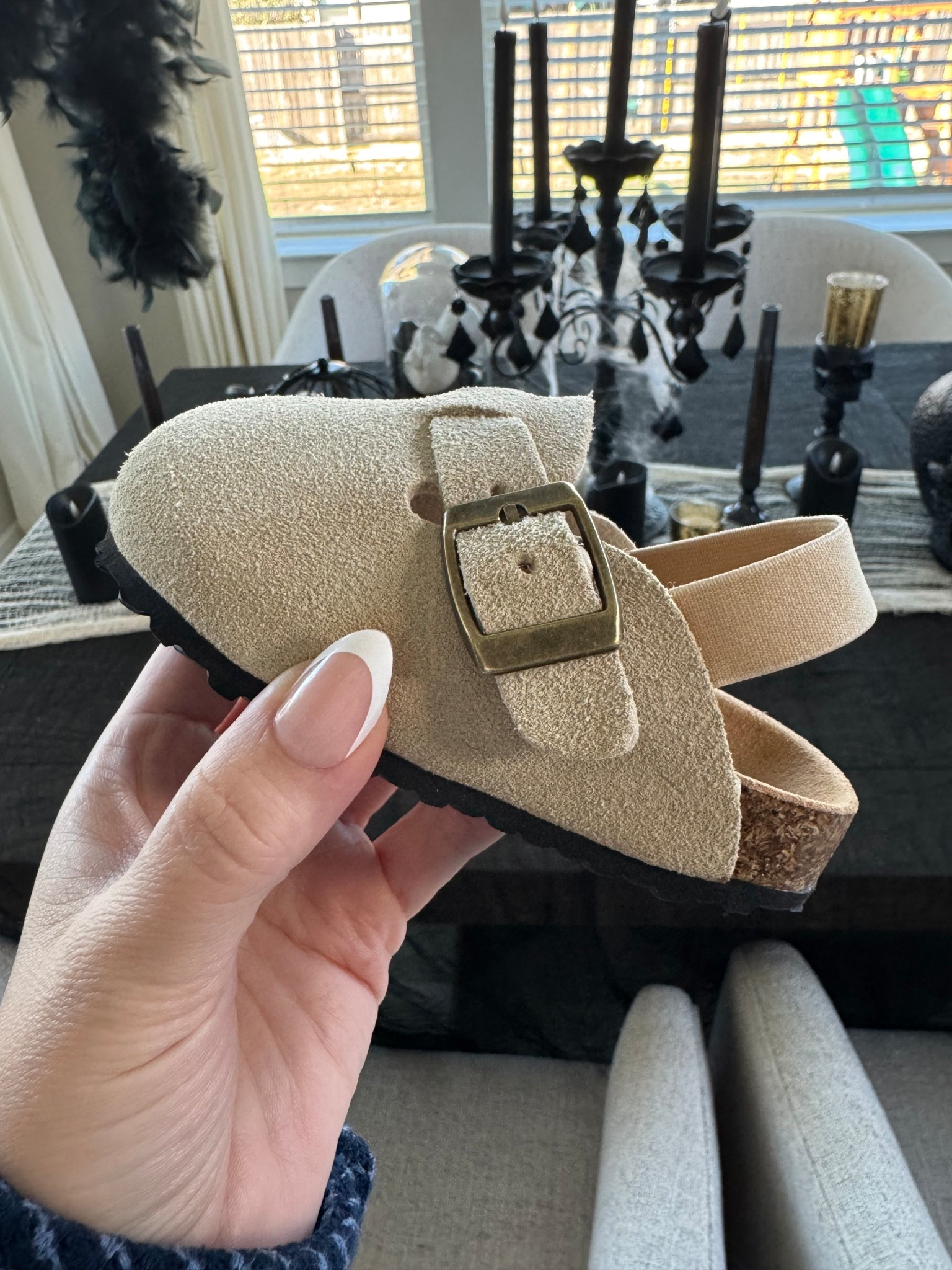 Are these not the cutest?! My jaw dropped when I opened the box!

Baby shoes, fall baby shoes, mommy and me shoes, clogs for babies, winter baby shoes, baby must haves, baby girl fashion 

#LTKKids #LTKFamily #LTKBaby