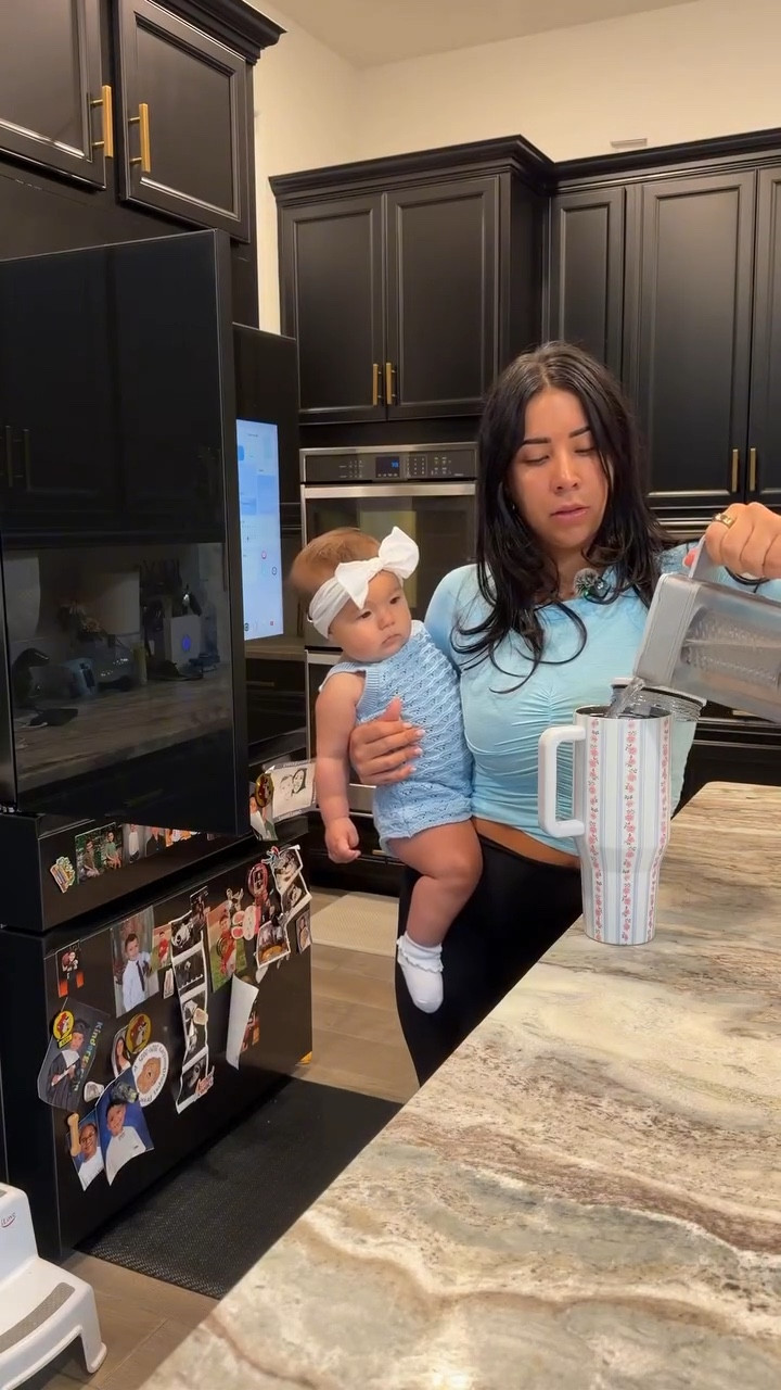 Blessed because this is what our mid week mornings look like🥹❤️ kidnapped daddy for breakfast🤪

Comment “shop” for links in video💕

#morningvlog #ditl #relatable #momlife #momof2 husband, family, morning, breakfast, baby, surprise, SAHM