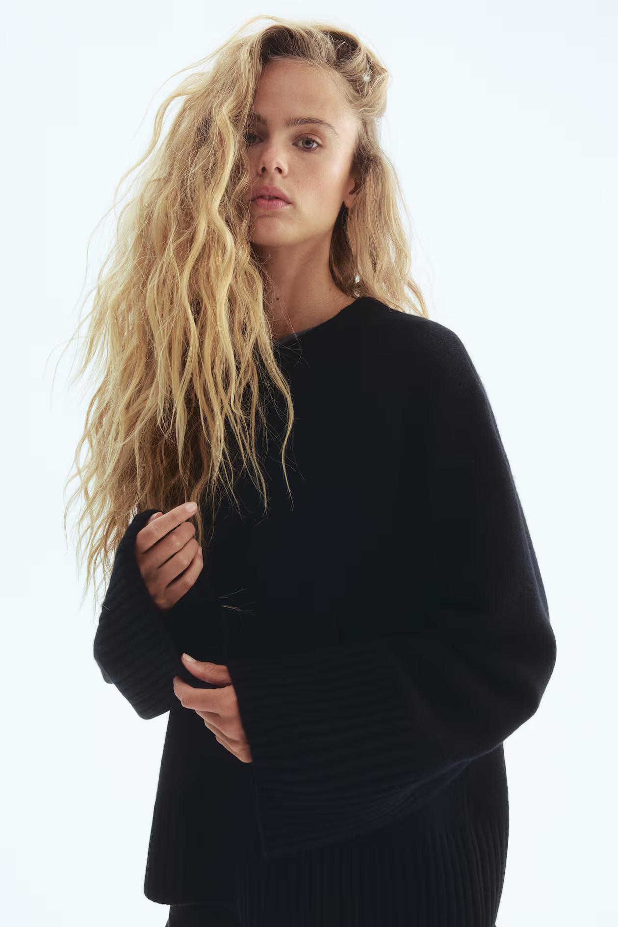 Cashmere-blend jumper | H&M (UK, MY, IN, SG, PH, TW, HK)