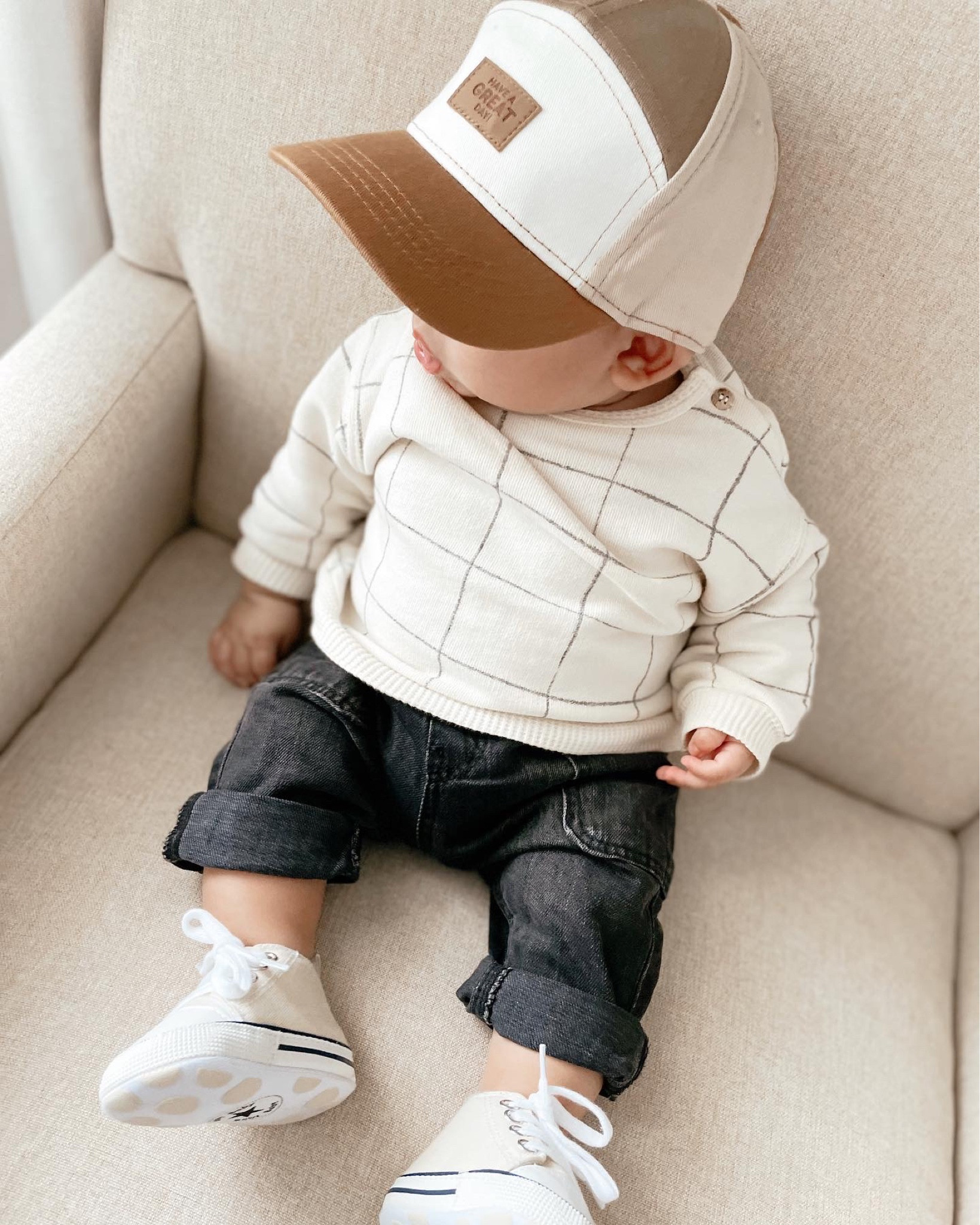 Outfit Of The Day🤍 

#outfitoftheday #babyfit #babyclothing #zarababy #hmbaby #babyboy #babyootd #bebefashion #fashionbaby #babymodel #babyofinstagram #cutenessoverload #born2022 #babyphotography #babyswag #converseallstar 

#LTKbaby #LTKkids #LTKunder50