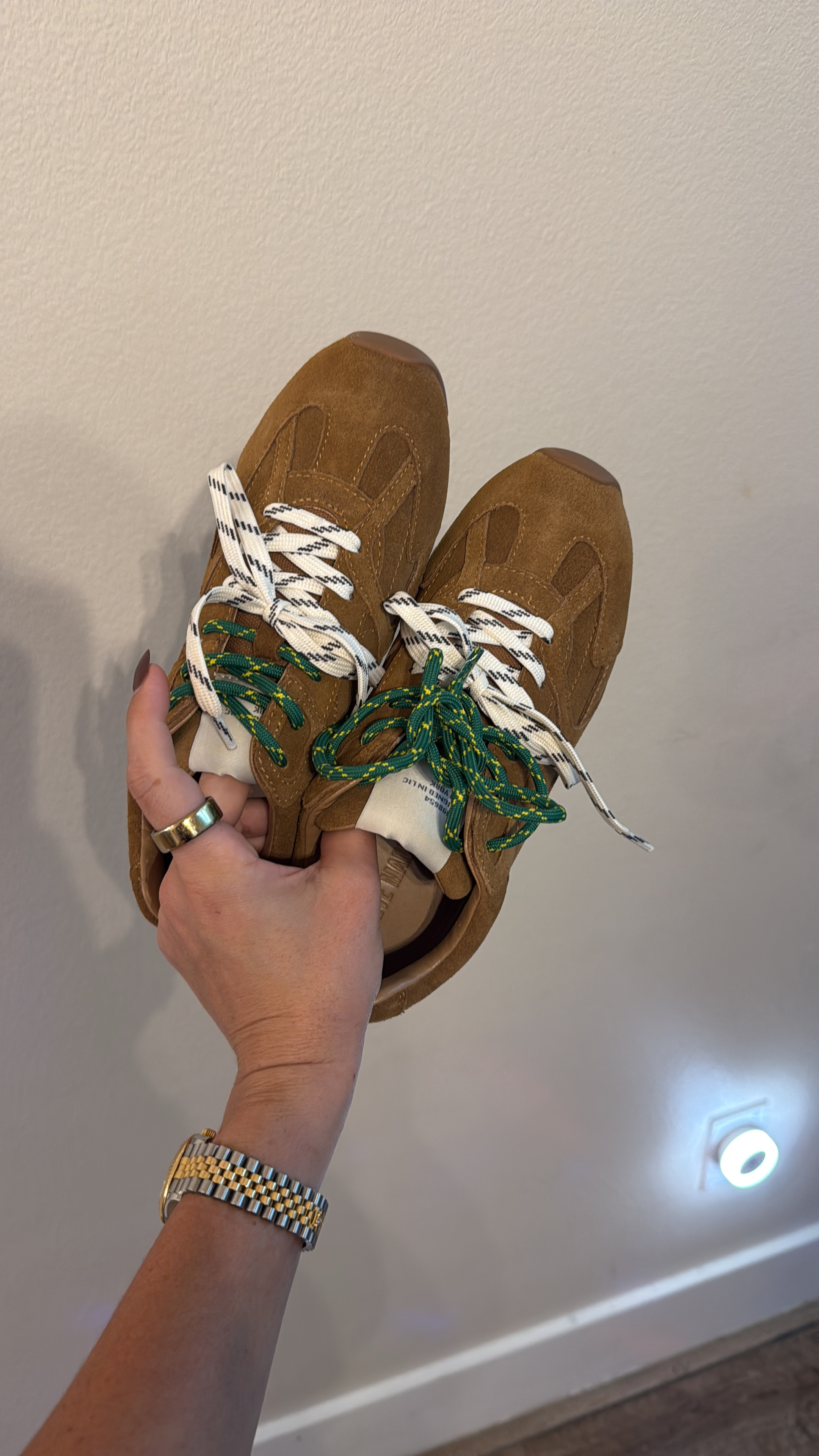 A cute pair of sneakers can make an outfit 🤎✨ Loving the fun details on these—casual, comfy, and perfect for everyday styling.

#LTKStyle #SneakerStyle #CasualShoes #EverydayStyle 

 
