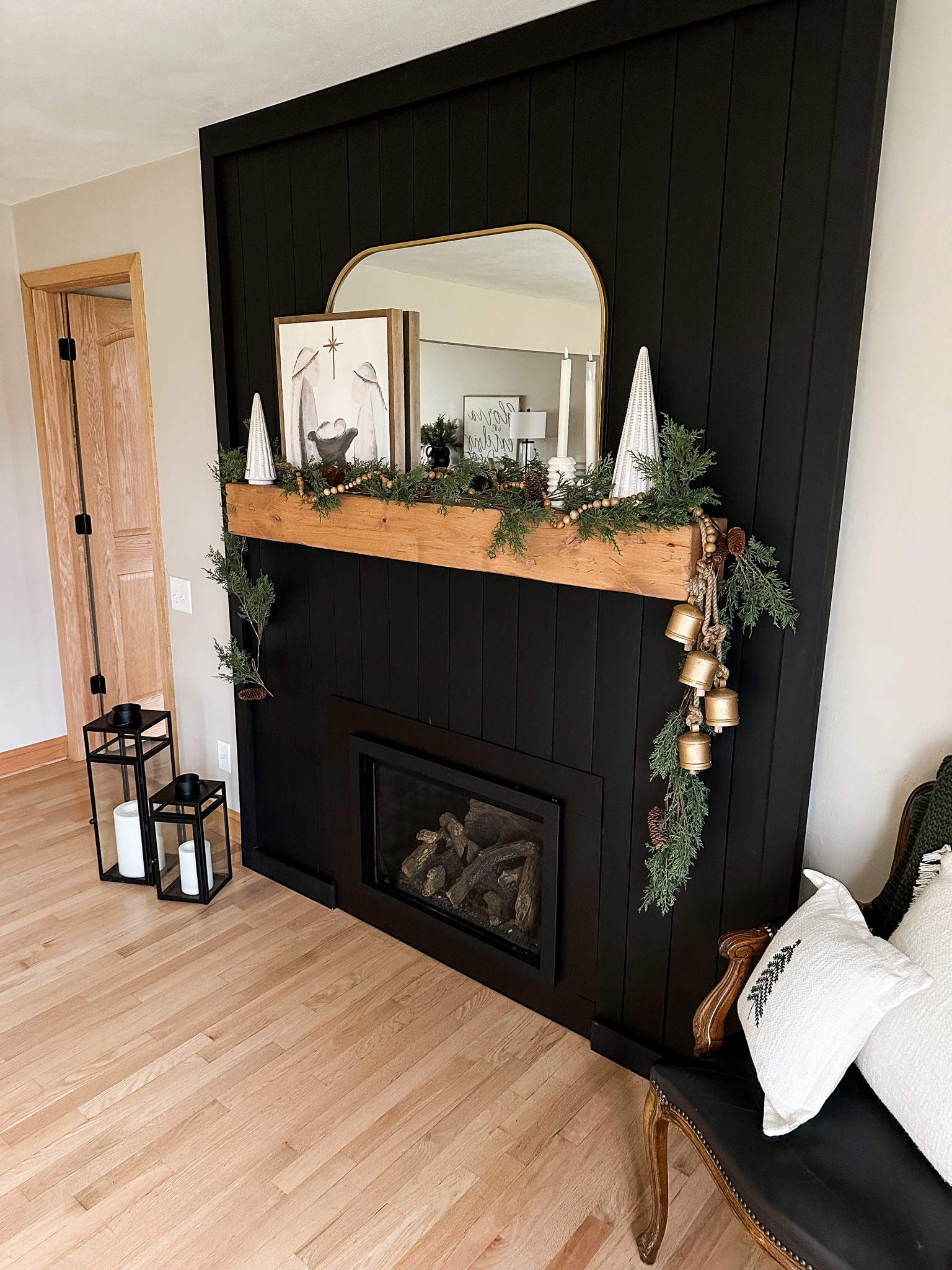 My Christmas decor 


#LTKSeasonal #LTKhome #LTKHoliday