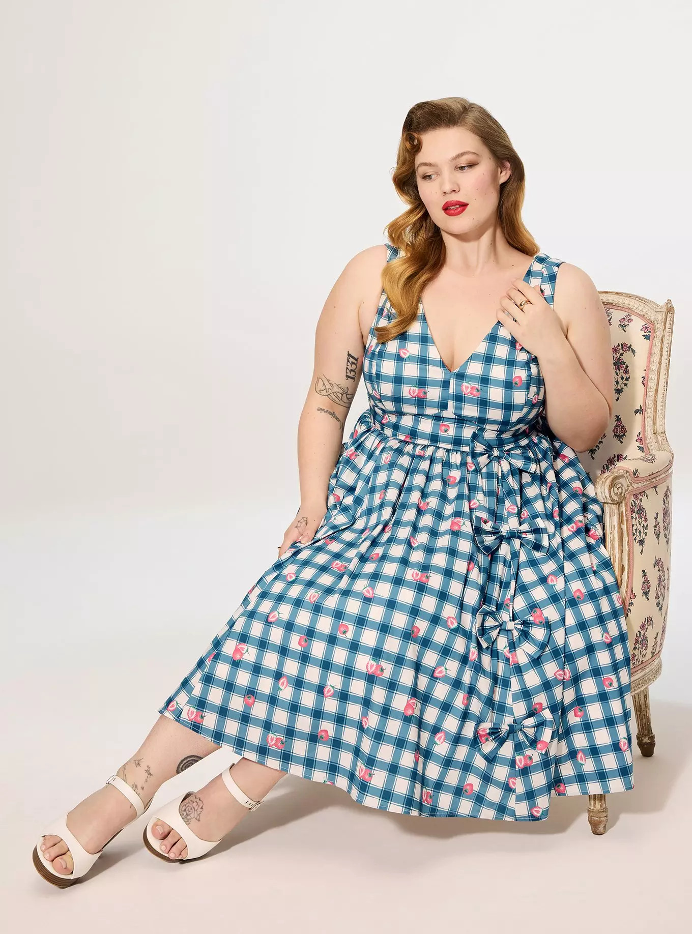 Retro Chic V-Neck Bow Dress | Torrid (US & Canada)