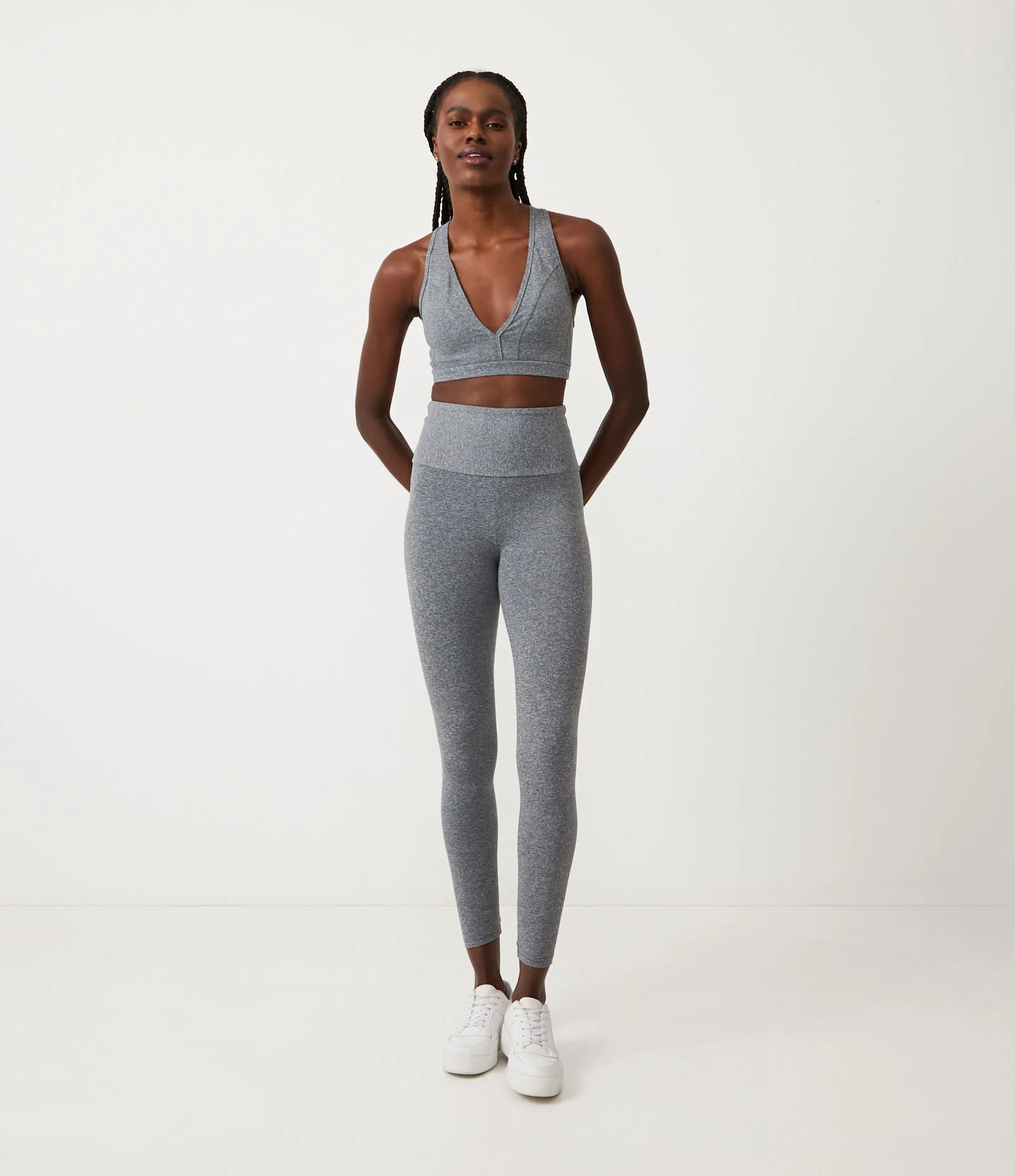 Calça Legging Esportiva em Microfibra com Cós Alto Cinza - Lojas Renner | Renner (BR)