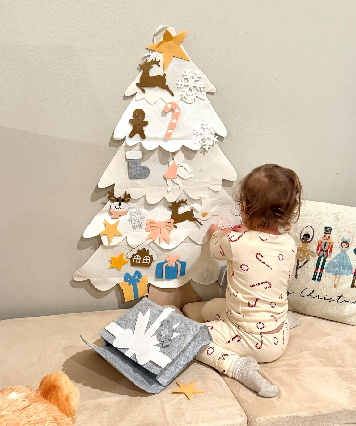 Toddler felt tree 
Toddler Christmas pjs 
Kids couch 
Christmas pillows 
Amazon Christmas finds

#LTKKids #LTKHoliday #LTKGiftGuide