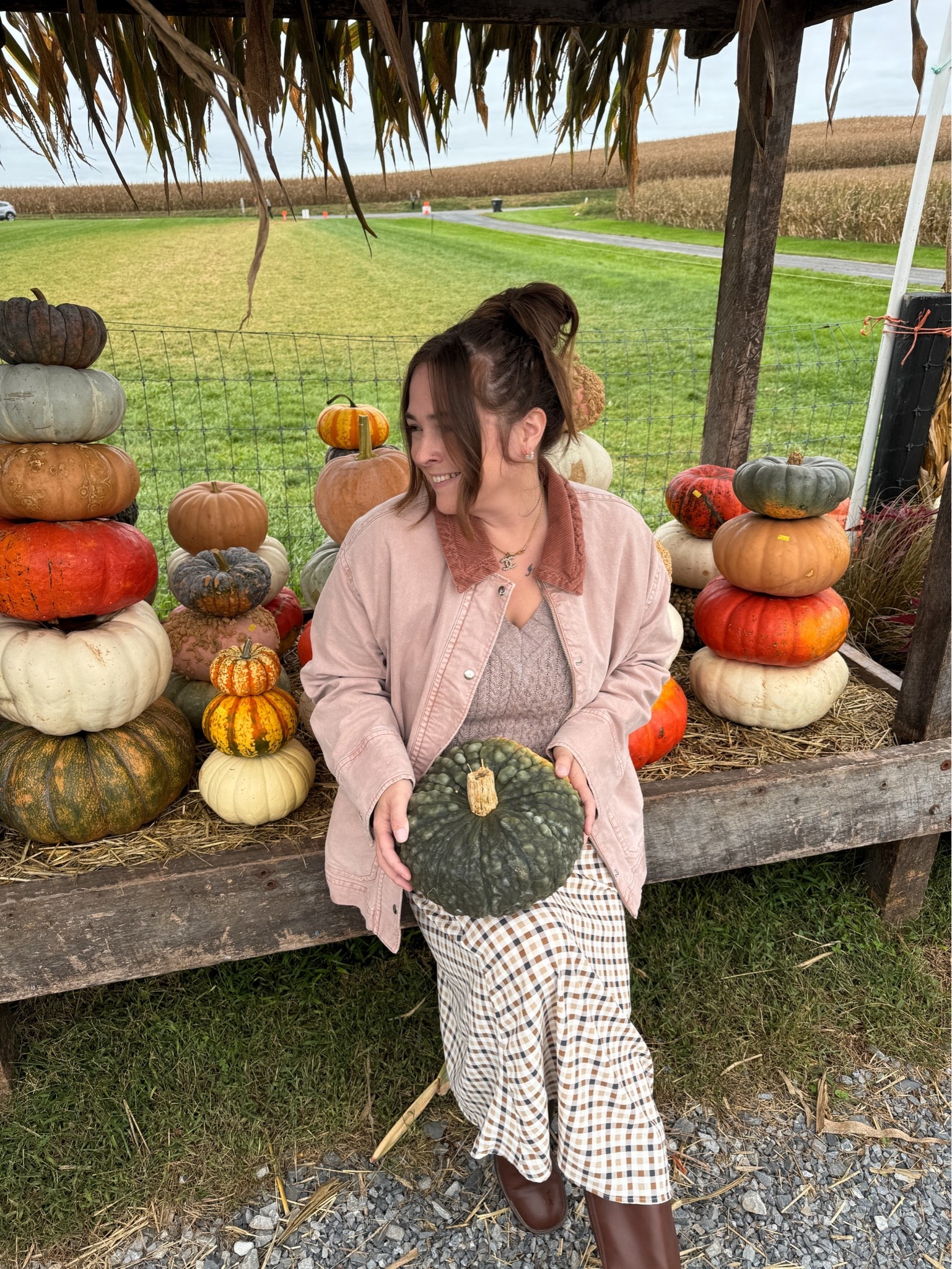 Pumpkin patch outfit 🤎🎃 barn jacket is old and so is my plaid skirt but I found similars! So excited to finally be wearing all my cute fall outfits