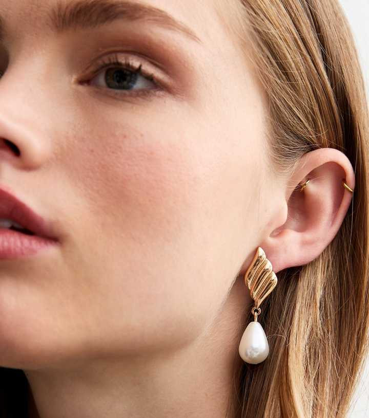 Gold Tone Ribbed Faux Pearl Earrings | New Look | New Look (UK)