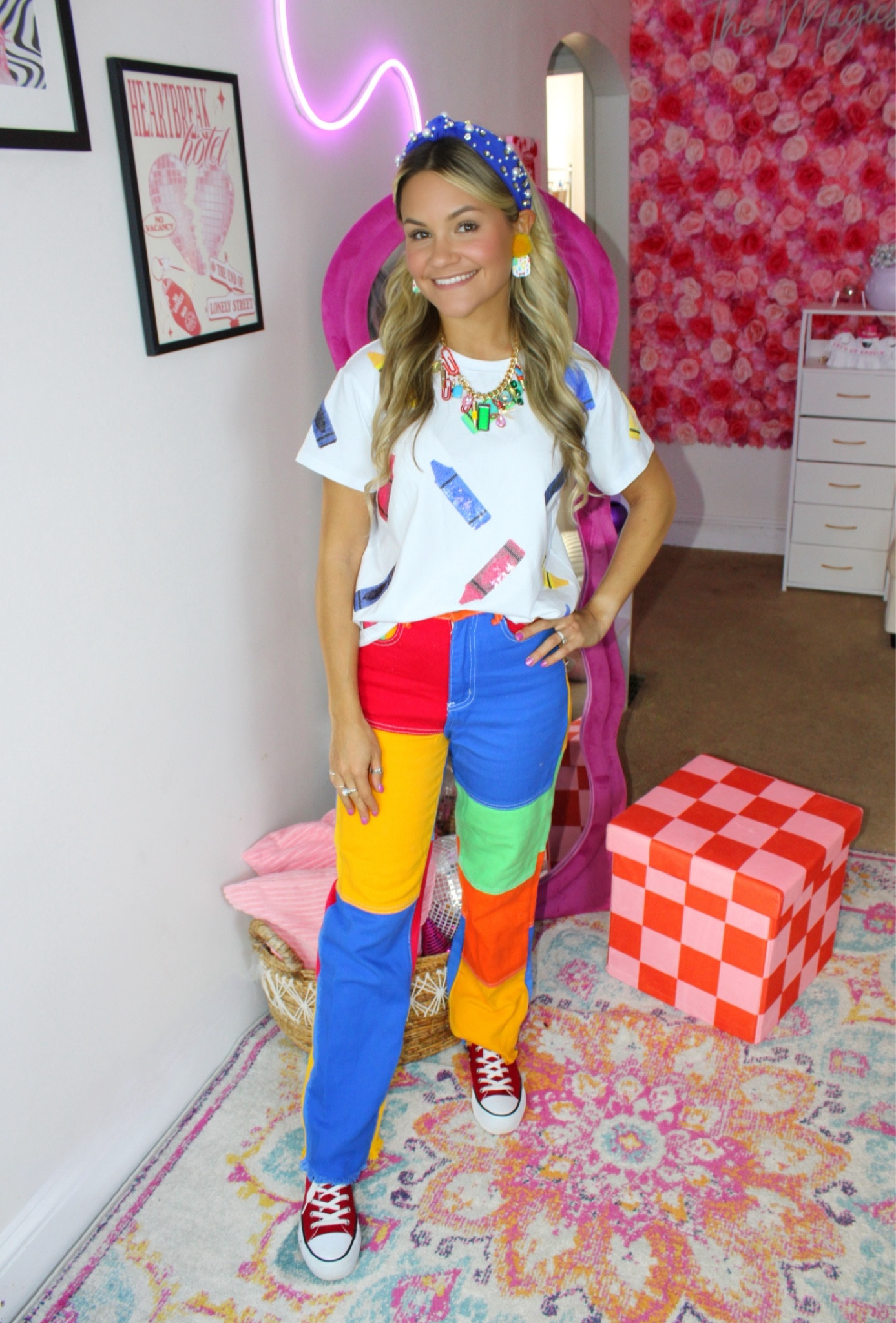 Teacher ootd

Shirt: Really Rex Boutique 