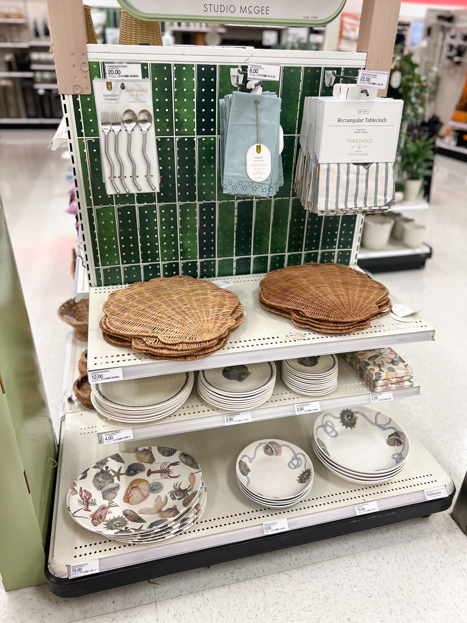 Summer dinnerware from @Target 

Target finds, Target home, patio 

#LTKHome #LTKSeasonal