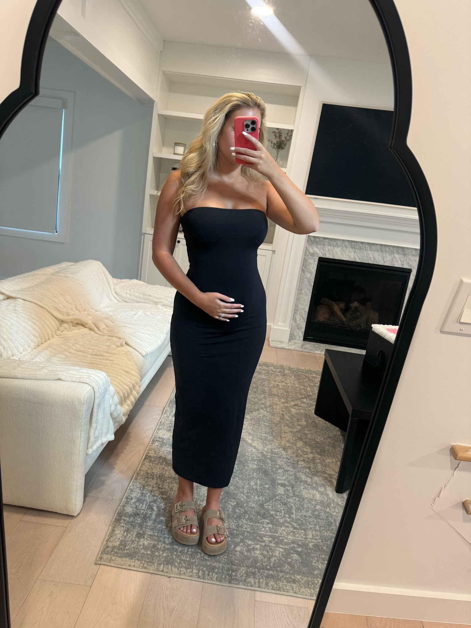 Strapless bodycon dress from Aritzia! Such a staple! I got a size S! This looks adorable on a bump too!

#LTKBump #LTKStyleTip #LTKSeasonal