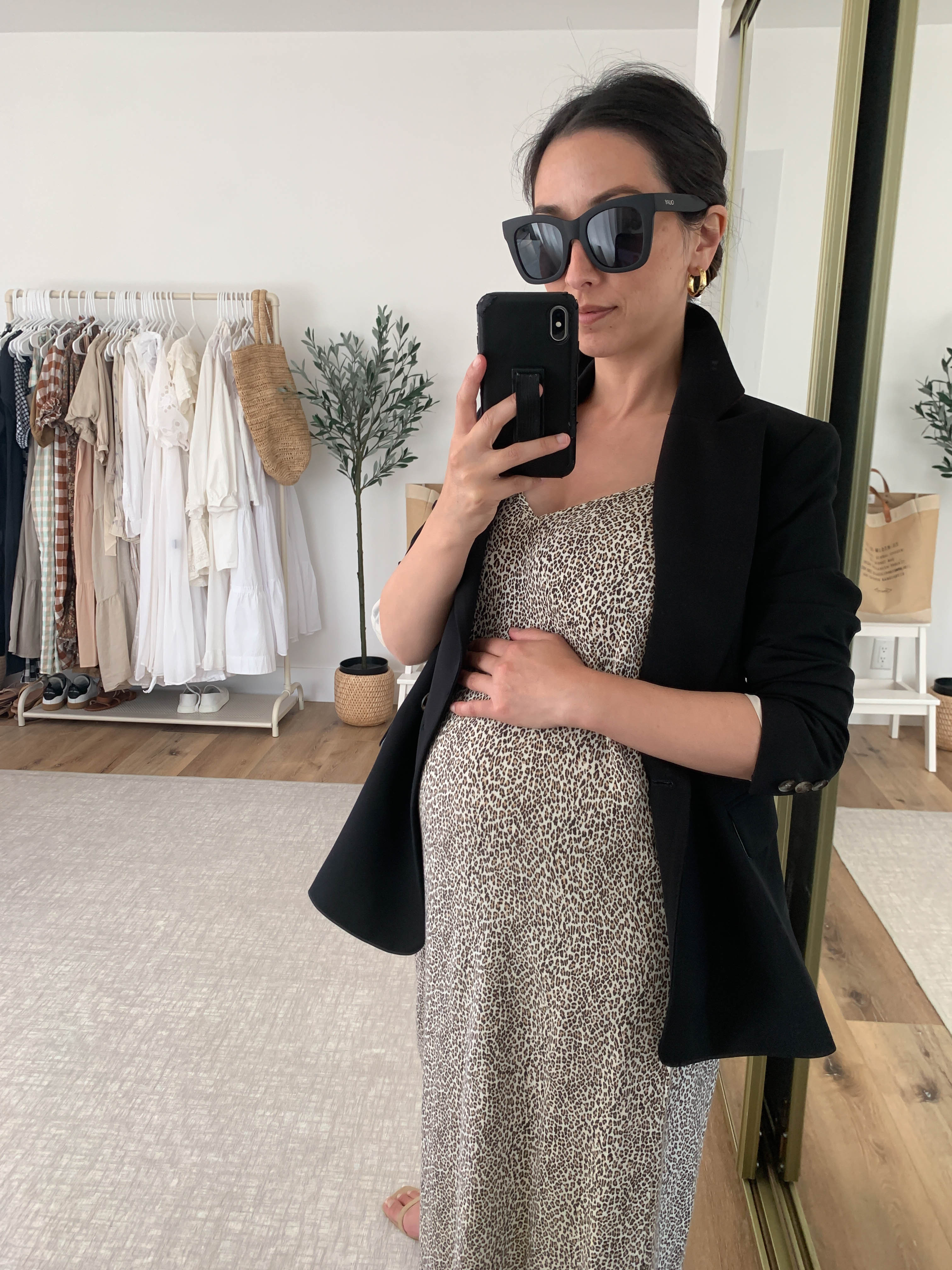 Maternity outfit is from 2021, so many of the items are not in stock. I did link what I could and also found similar maternity options. 

Topshop blazer petite 0
Jenni Kayne dress xs
Quay sunglasses 
Madewell earrings


#LTKBump #LTKPetite