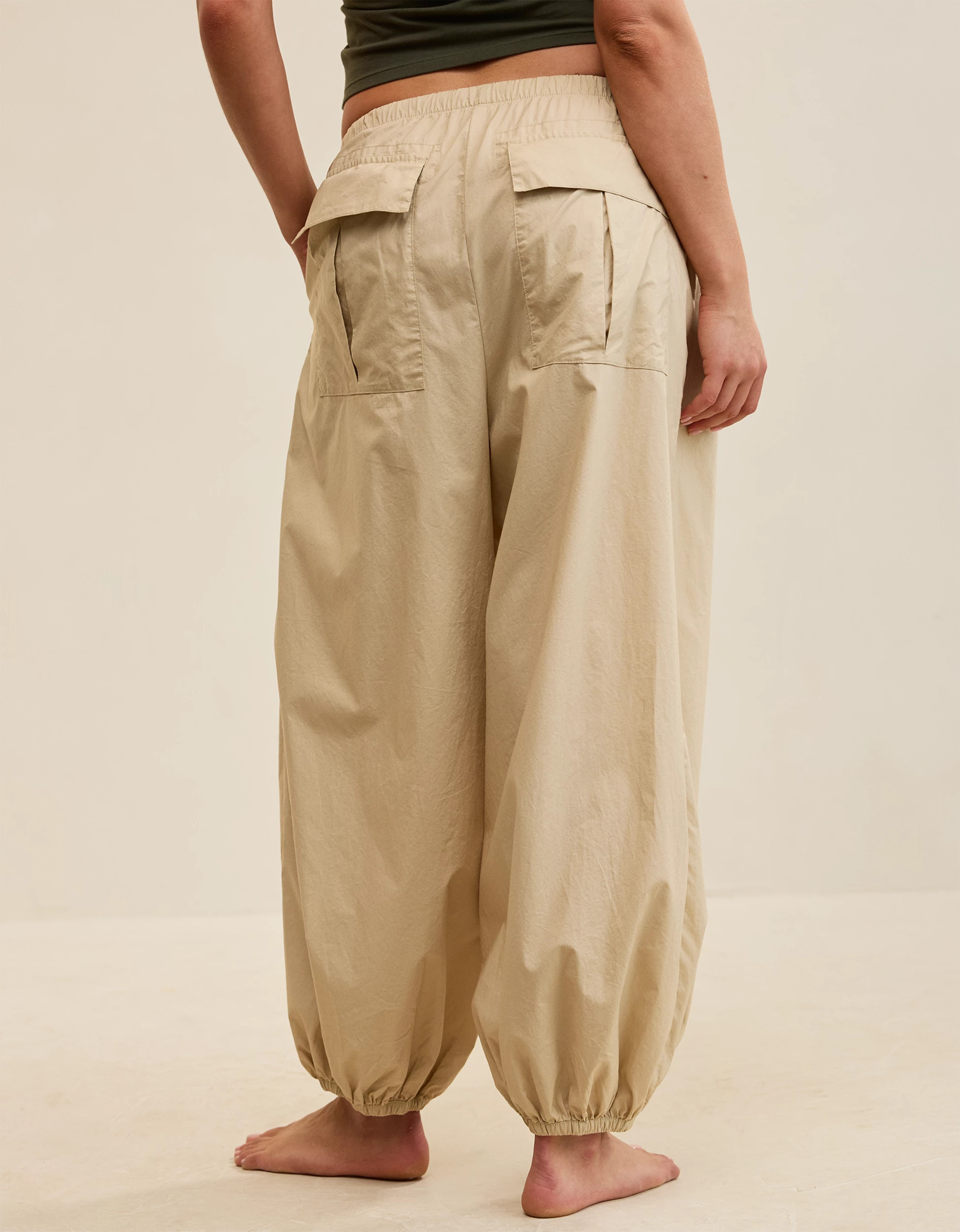 Aerie Woven Balloon Pant | American Eagle Outfitters (US & CA)