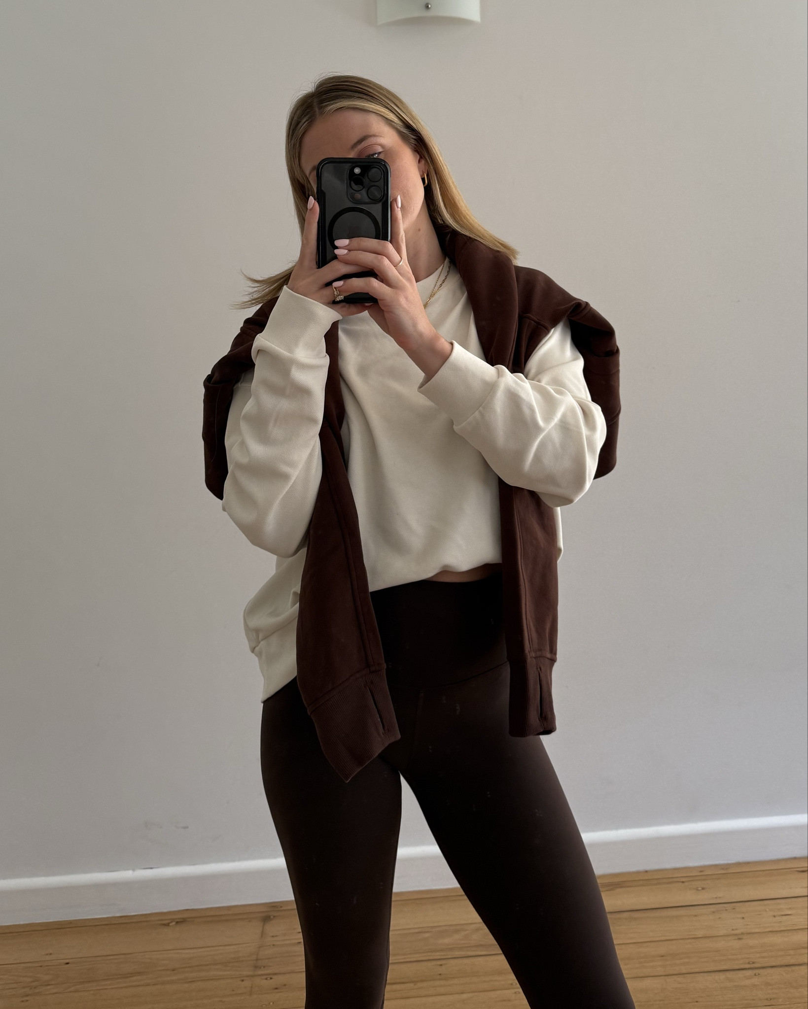 Lululemon 
Align High Rise pant size US 4 
Scuba oversized hoodie size US XS/S
Crewneck pullover size US XS 

#LTKaustralia #LTKfitness #LTKautumn
