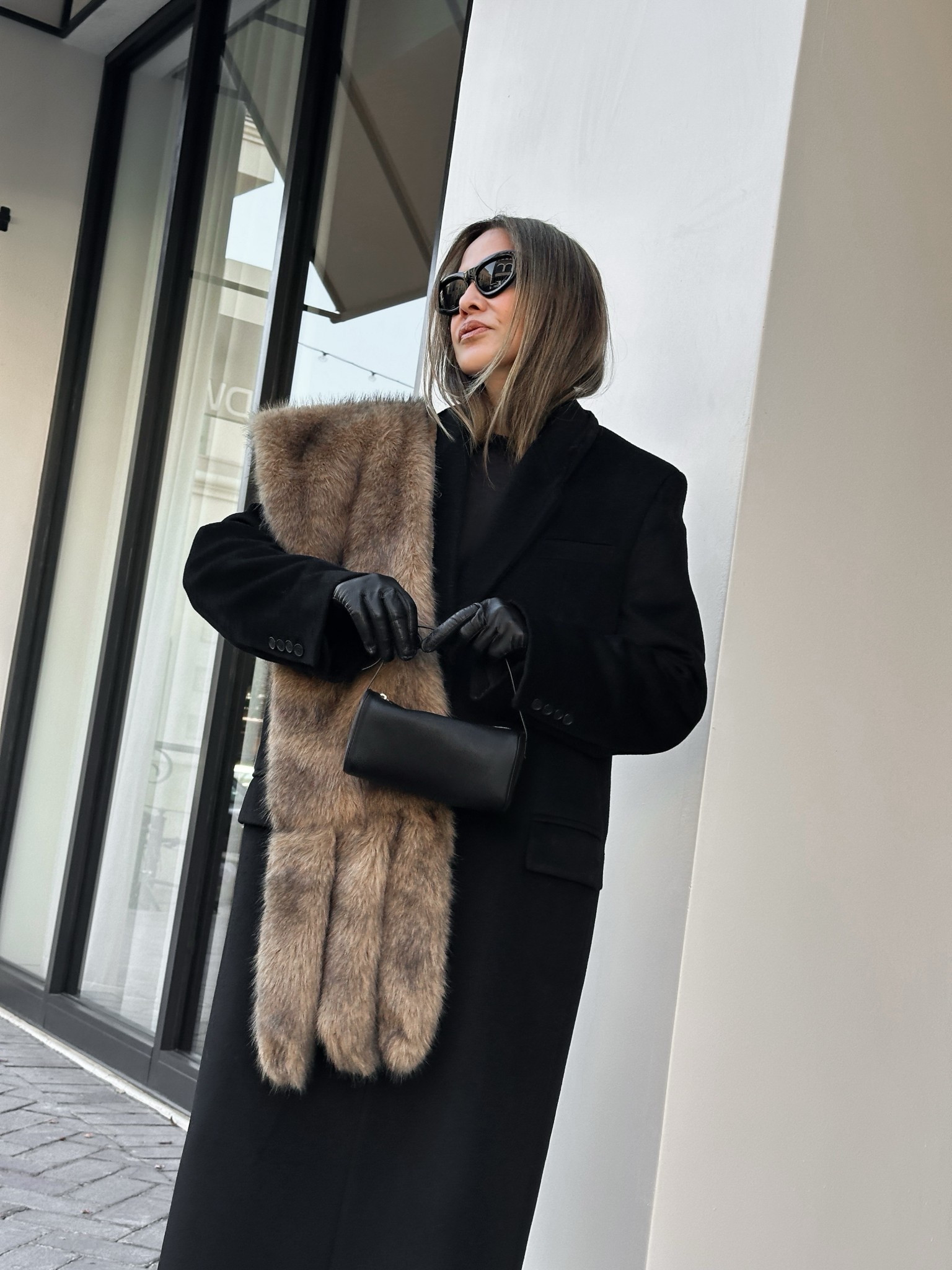 My love affair with black is going strong 🖤