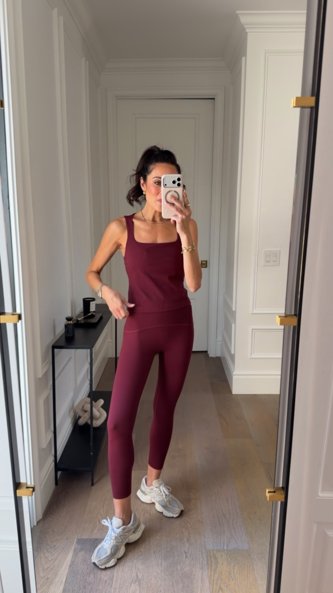 This set is perfection, will take you from Pilates to running errands! Use code: LUCYSWHIMSXSPANX for 15% off first order!
Top XS
Bottoms S, size up 