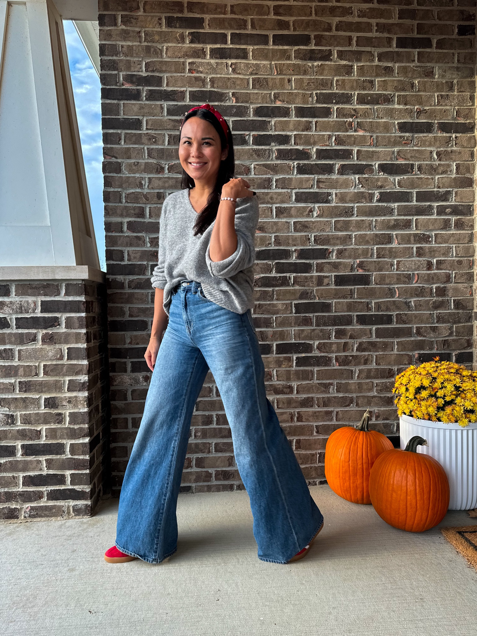 Wide leg pants and adidas forever ❣️

#LTKstyletip #LTKshoecrush #LTKSeasonal