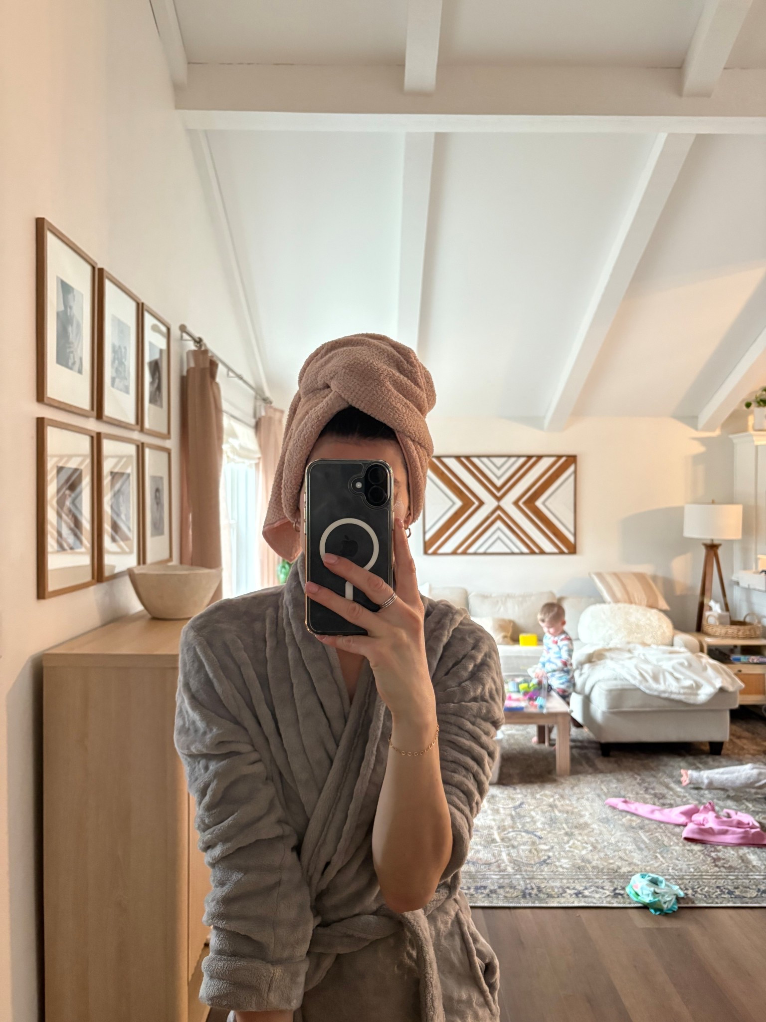 Collagen eye patch + white strips 🦷

#LTKgrwm #LTKmomlife #LTKmorningroutine