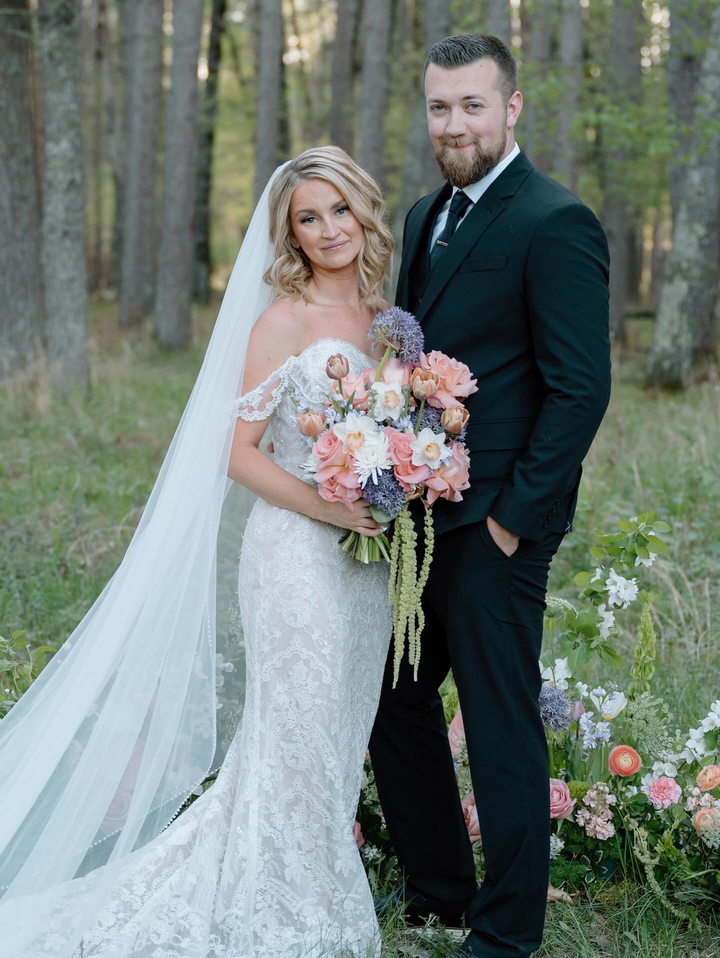 Golden Hour By The Lake. ✨

Makeup + Hair: @theglamourranch 
Photography: @crystalroth.photo 
Venue: @catalyst.naturelink 
Gown: @emily_kaye_bridal 
Suit: @nisswa_tuxedo 
Signage + Invites: @212custominvitations 
Florals: @petalandposy.mn @irondaleacres