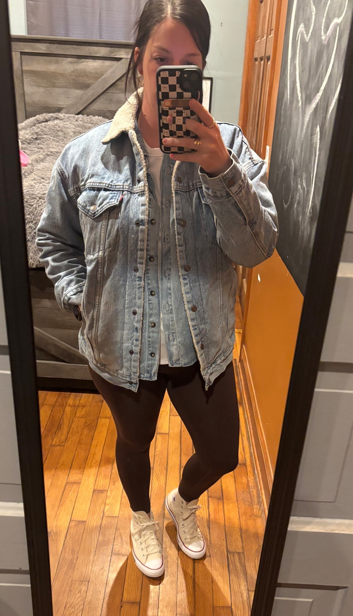 Love a good denim jacket 

#LTKootd #LTKgrwm #LTKmomlife