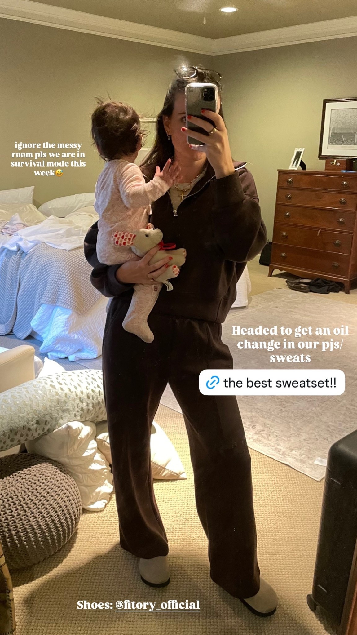 Headed to get an oil change in our pjs/sweats ignore the messy room pls we are in survival mode this week😅 Shoes: @fitory_official @Fitory @oldnavy