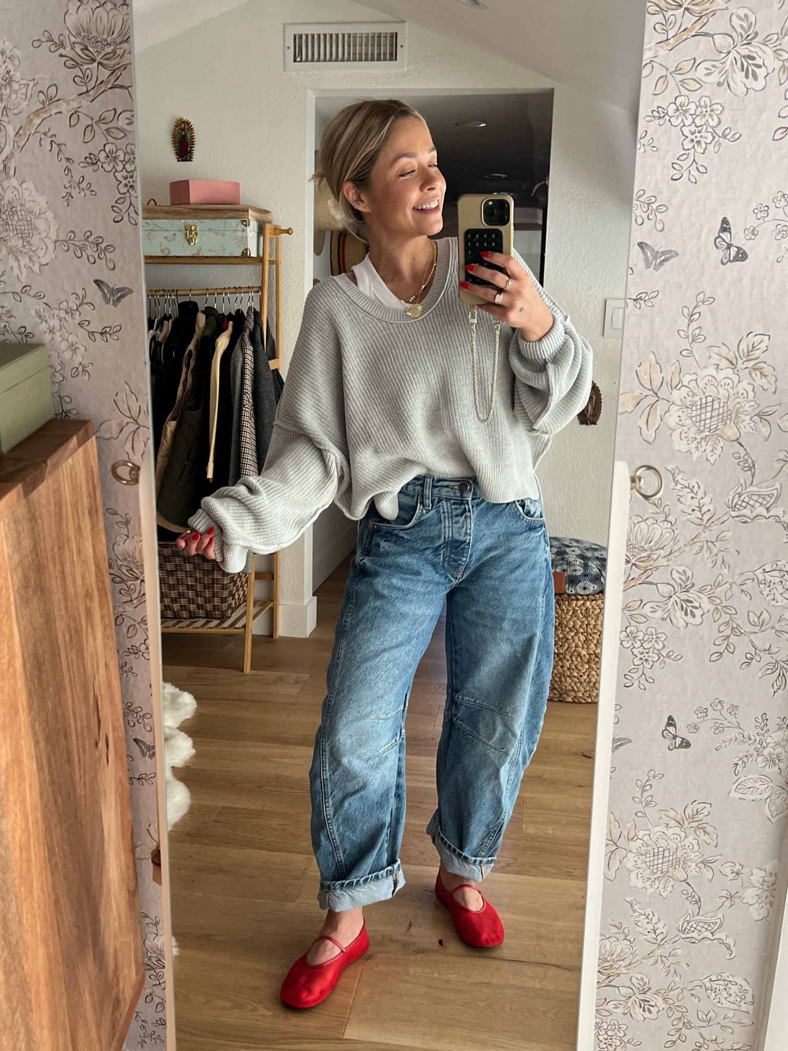 OOTD barrel jeans, ballet flats and chunky sweater. Free people, aerie and Jeffrey Campbell 

#LTKfindsunder100 #LTKstyletip #LTKshoecrush