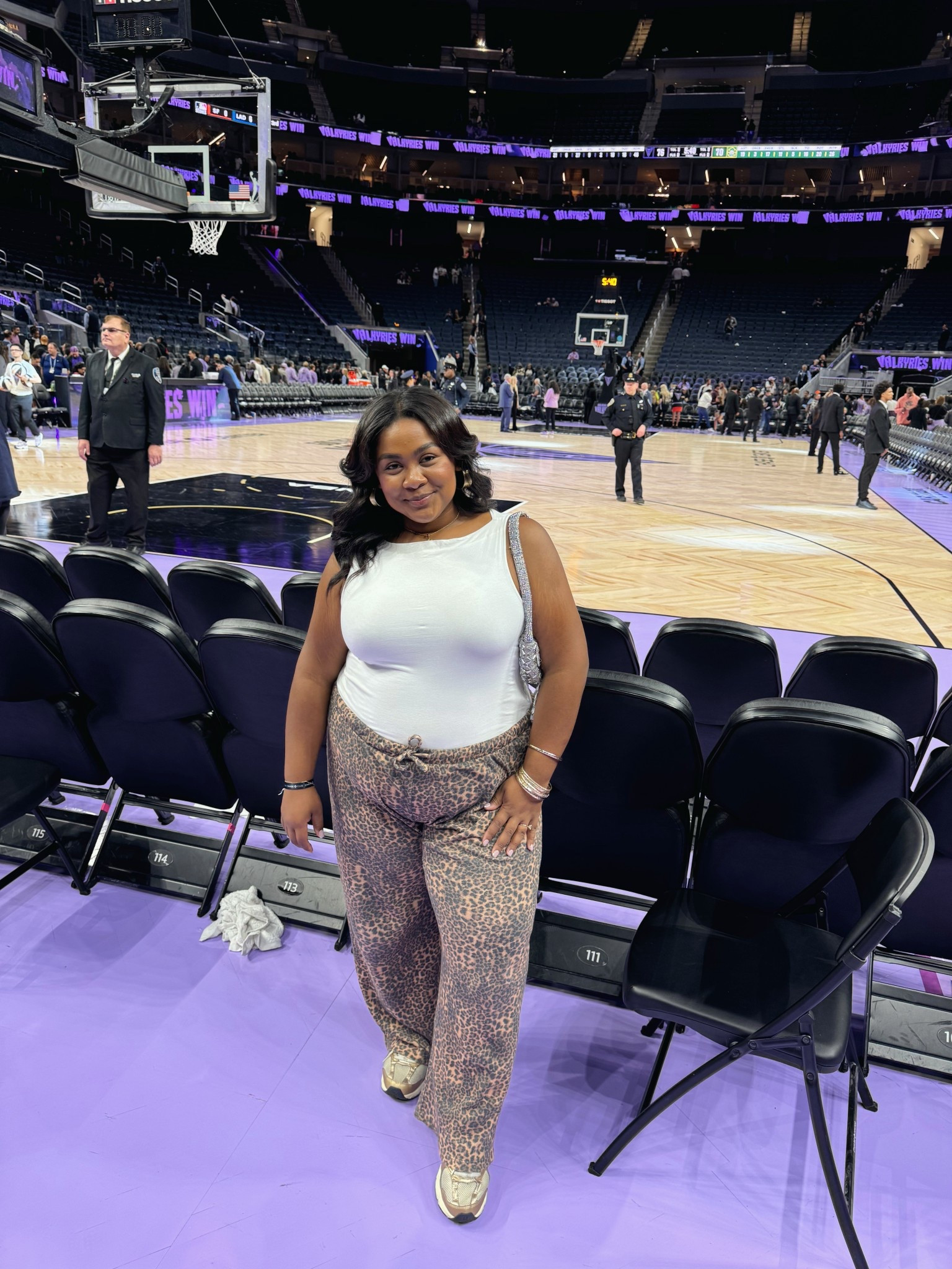 Court side Bay Area baddie 💜💅🏽

#LTKSeasonal #LTKPlusSize #LTKFindsUnder50