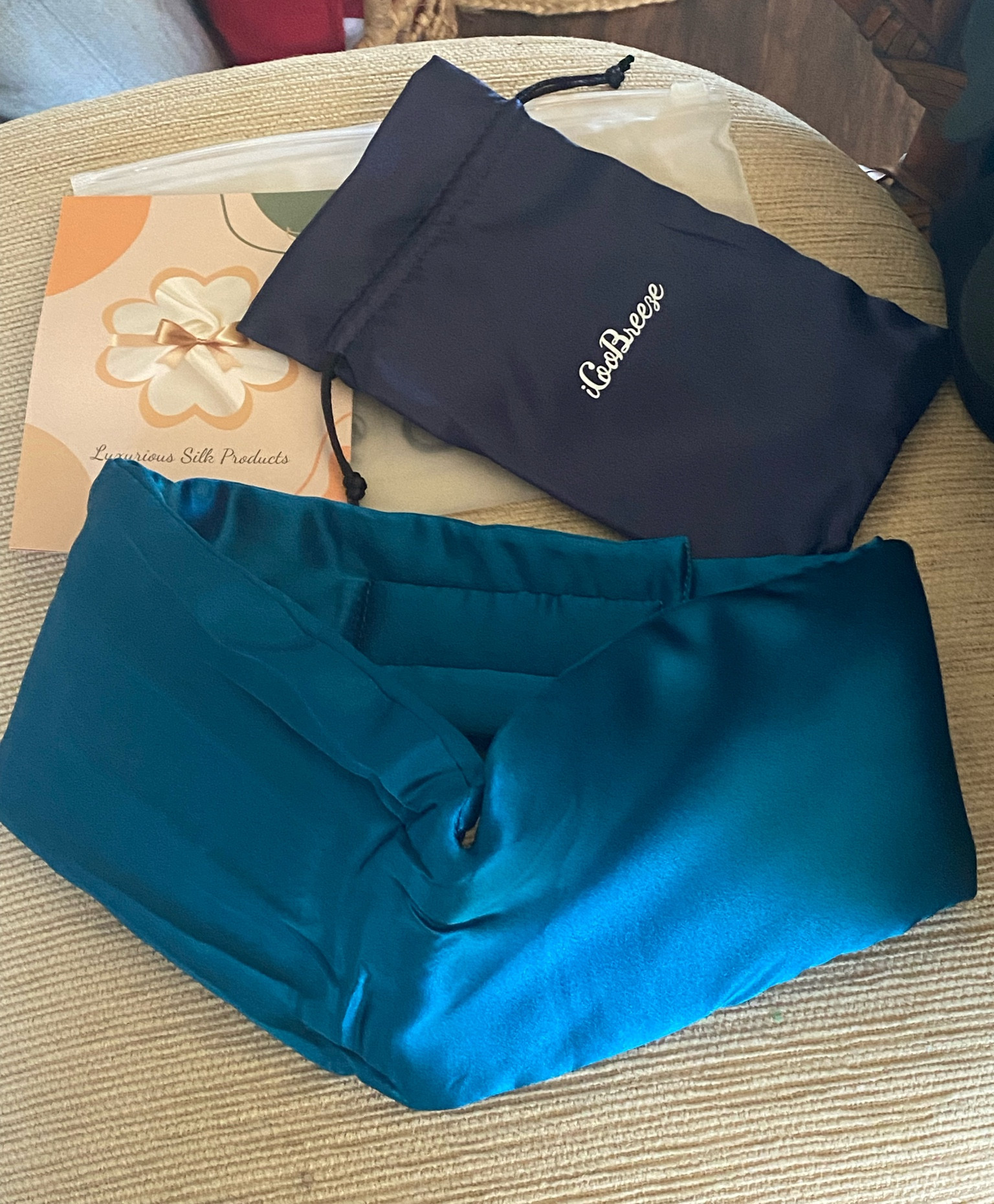 Silk eye mask, 43% off 

#LTKsalealert #LTKfamily #LTKhome
