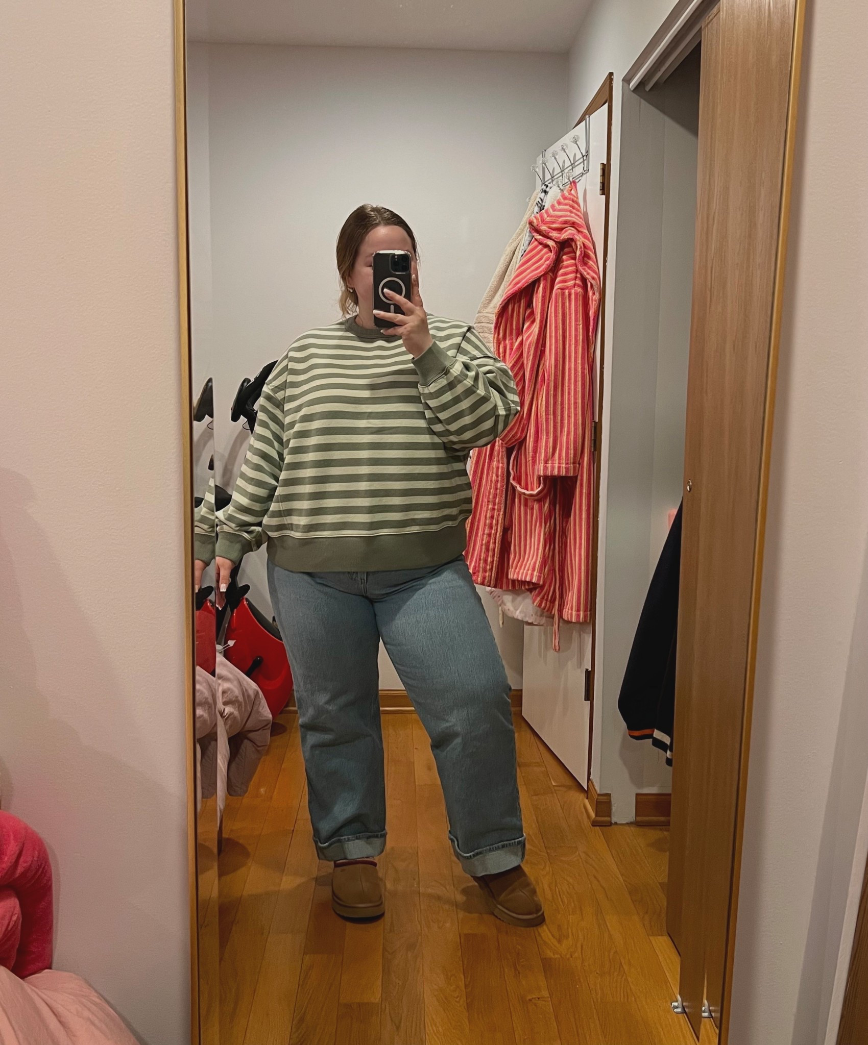 aerie go to sweatshirt, wearing this in a size large! this does run a bit oversized

#LTKootd #LTKgrwm #LTKPlusSize