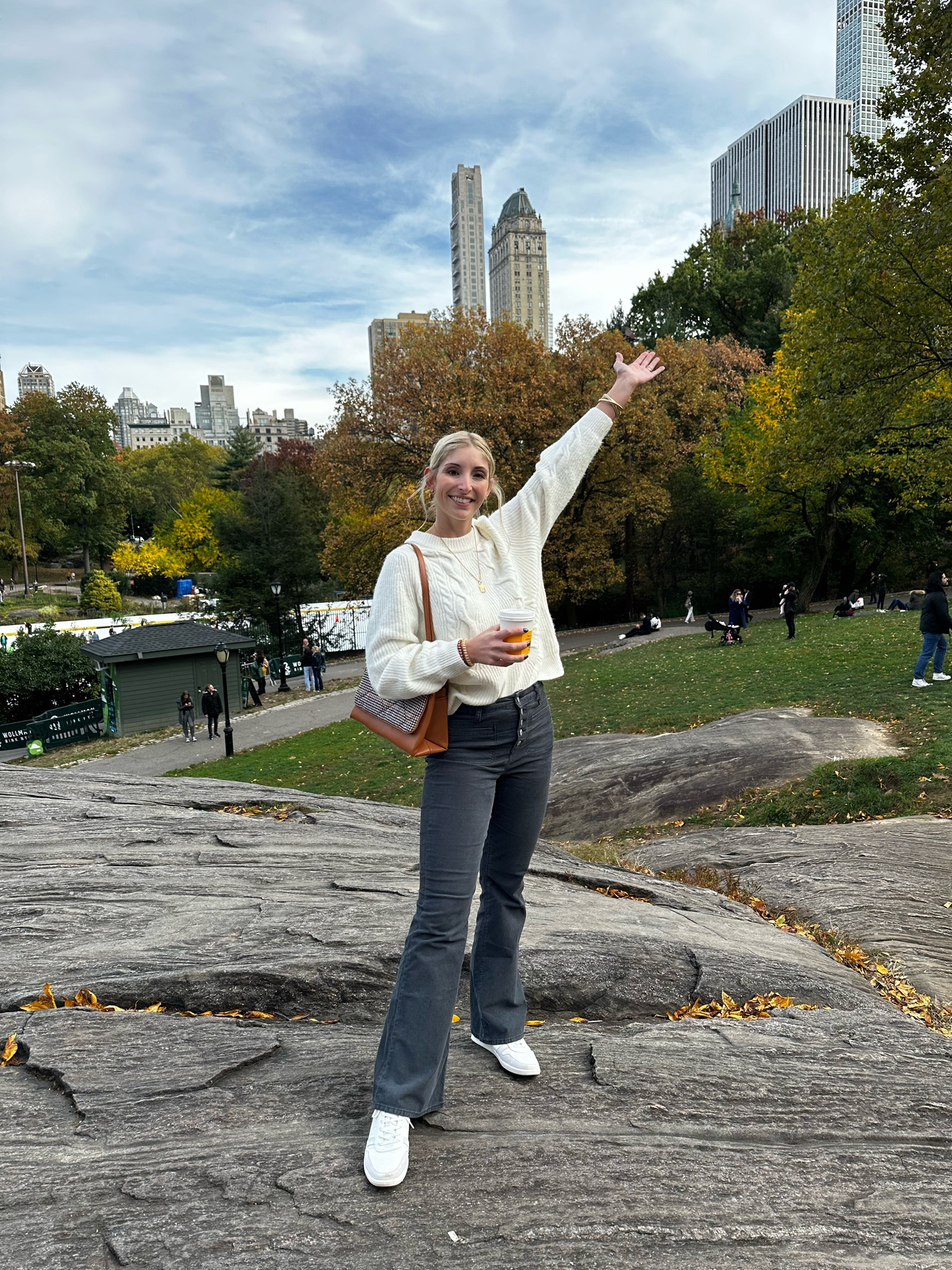 Alexa, play Welcome to New York 🍎
Catching up on posting allll the fits from NYC last weekend. This one was comfy and warm for biking around Central Park in 50 degree weather! 

#LTKitbag #LTKtravel #LTKSeasonal