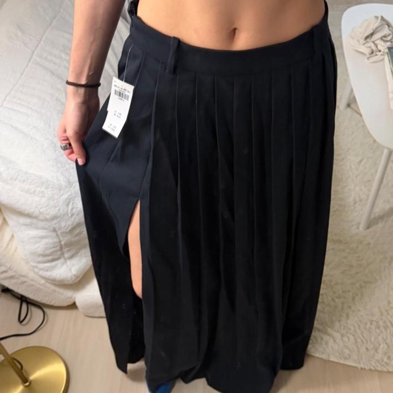 Abercrombie & Fitch black pleated maxi skirt with... | Depop US