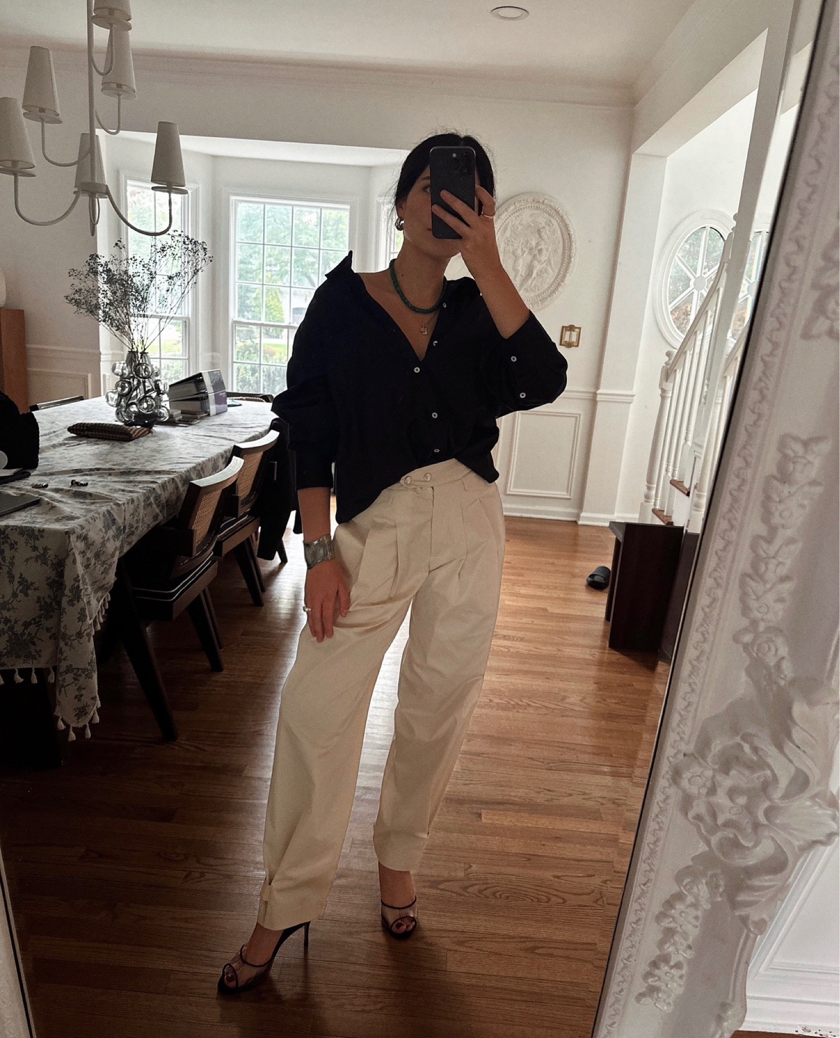 Casual night out, comfortable look to go to dinner in. 🖤