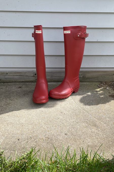 Found these red hunter boots on major sale! A practical shoe I’m going to wear year-round. 

#LTKshoecrush #LTKfindsunder100